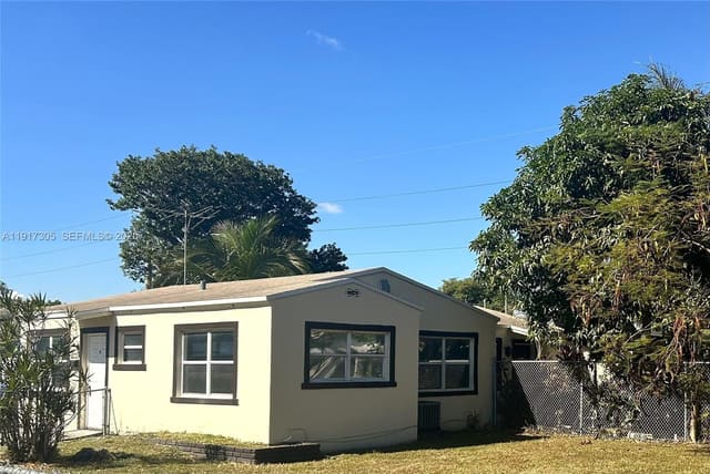 1310 N 24th Avenue, Hollywood, FL 33020