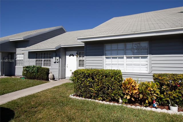 7131 Tam Oshanter Boulevard, sold in North Lauderdale Estates, North Lauderdale, FL