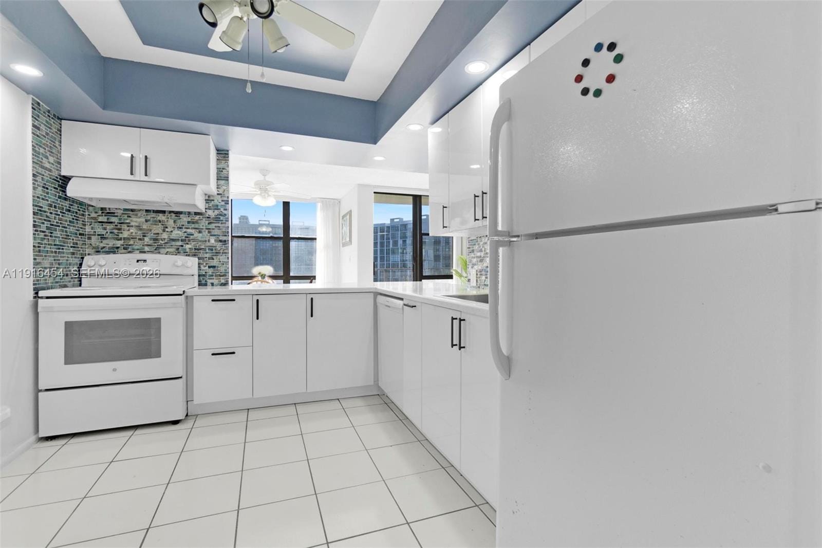 1000 Parkview Drive 518 — photo 12