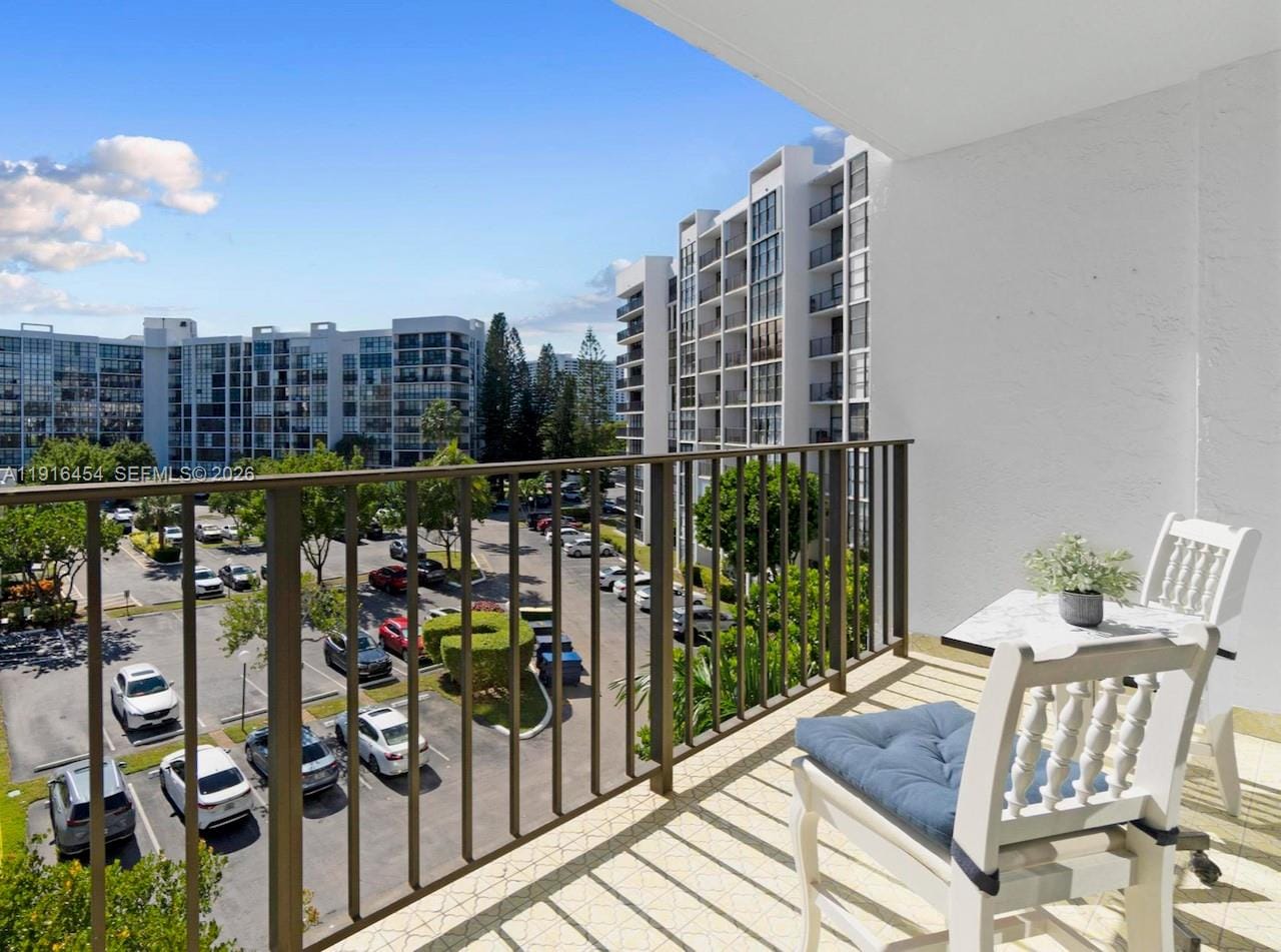 1000 Parkview Drive 518 — photo 10