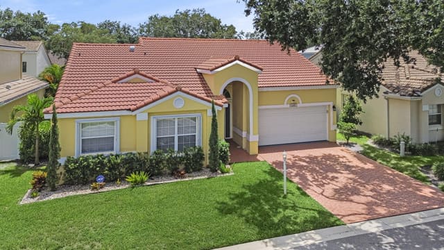 1095 Roble Way, sold in Siena Oaks, Palm Beach Gardens, FL