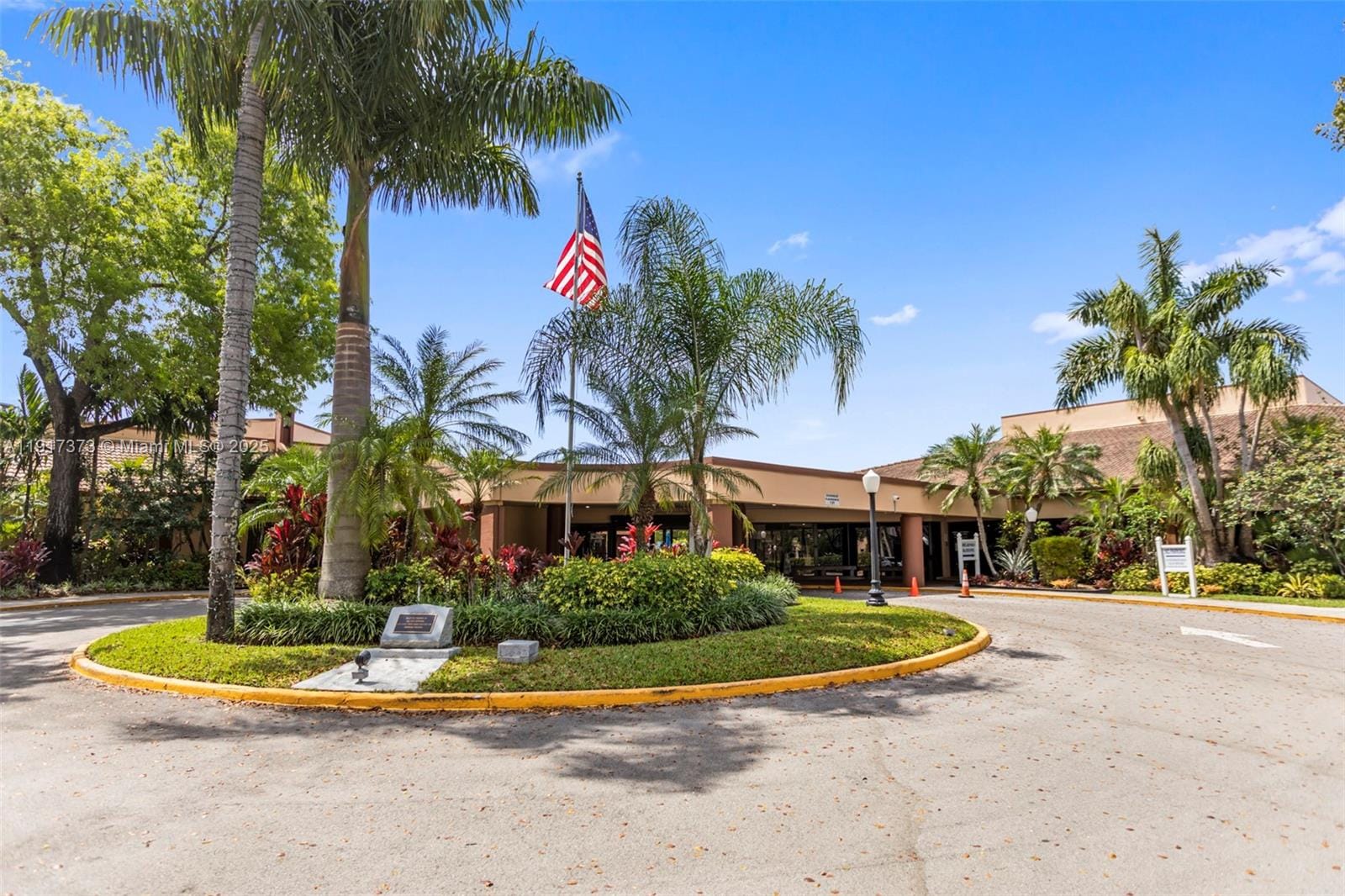 9121 Sunrise Lakes Boulevard 104 — photo 11