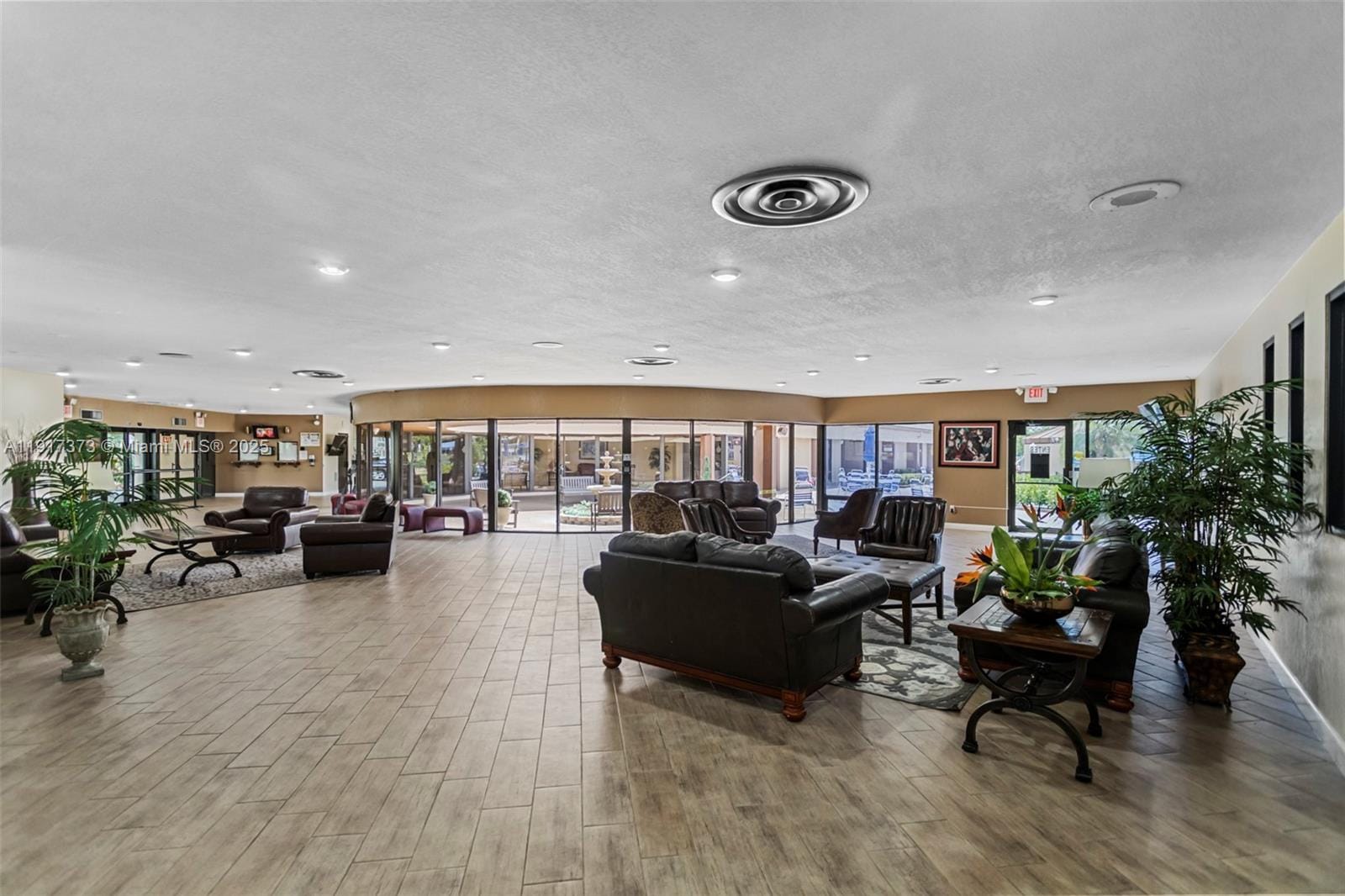 9121 Sunrise Lakes Boulevard 104, Sunrise, FL 33322 photo 18