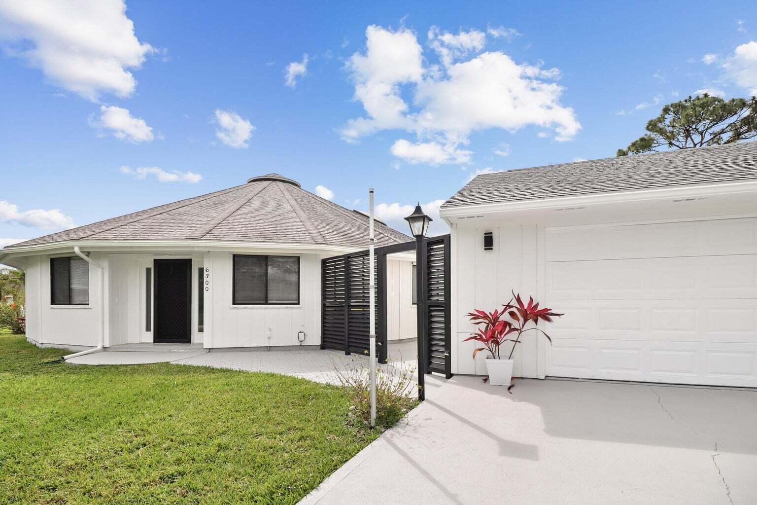 6300 SE Phillips Bend Avenue, Stuart, FL 34997 photo 5