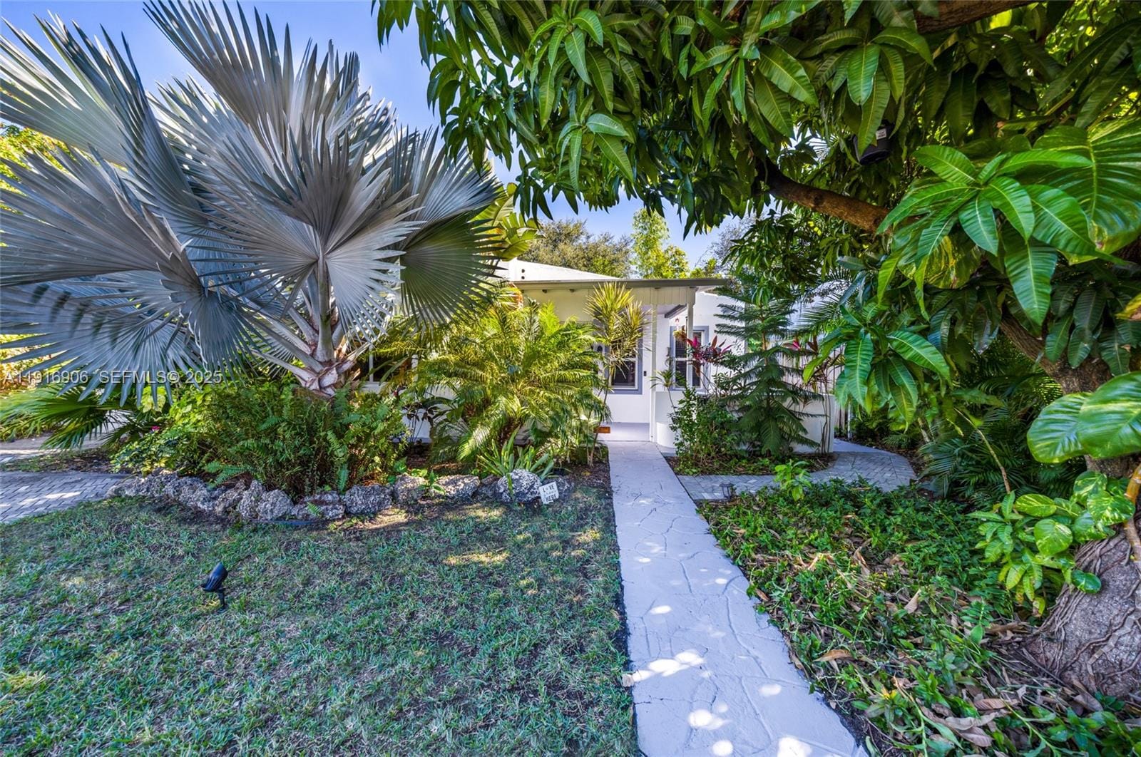 12125 NE 5th Avenue — photo 4