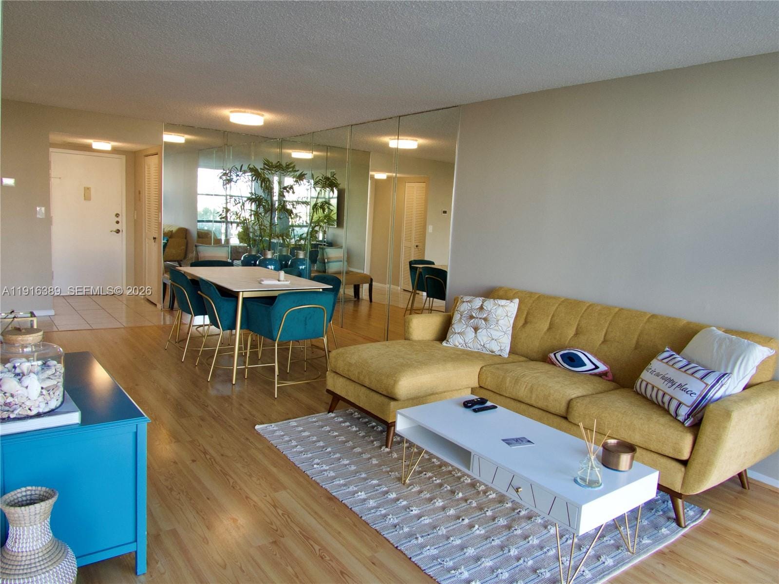 800 Parkview Drive 402 — photo 2
