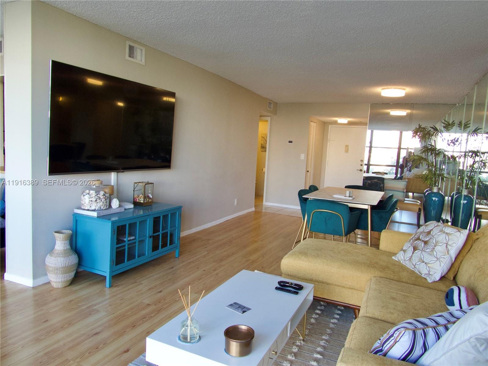 800 Parkview Drive 402 — photo 3