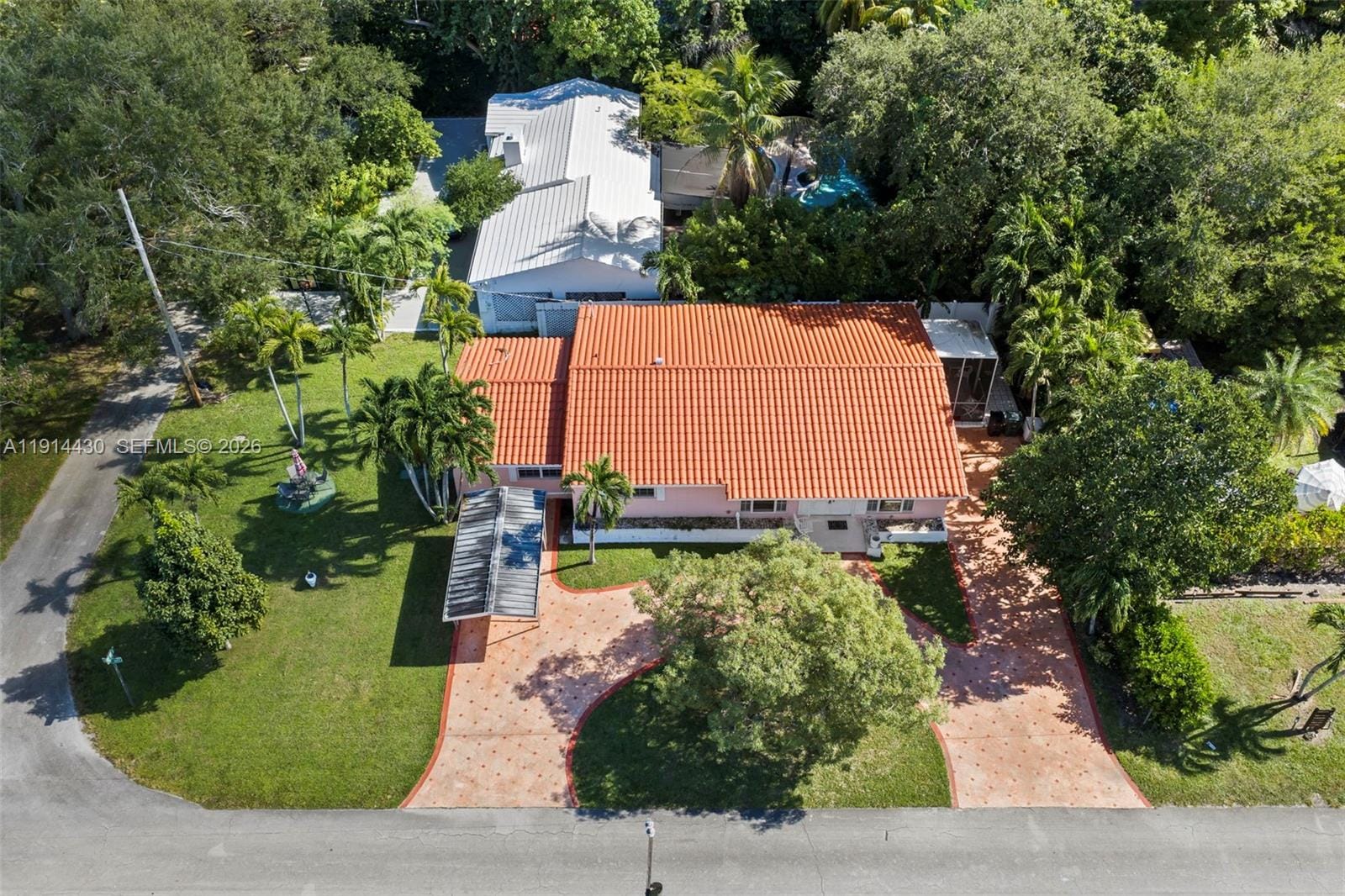 700 NE 118th Street — photo 11