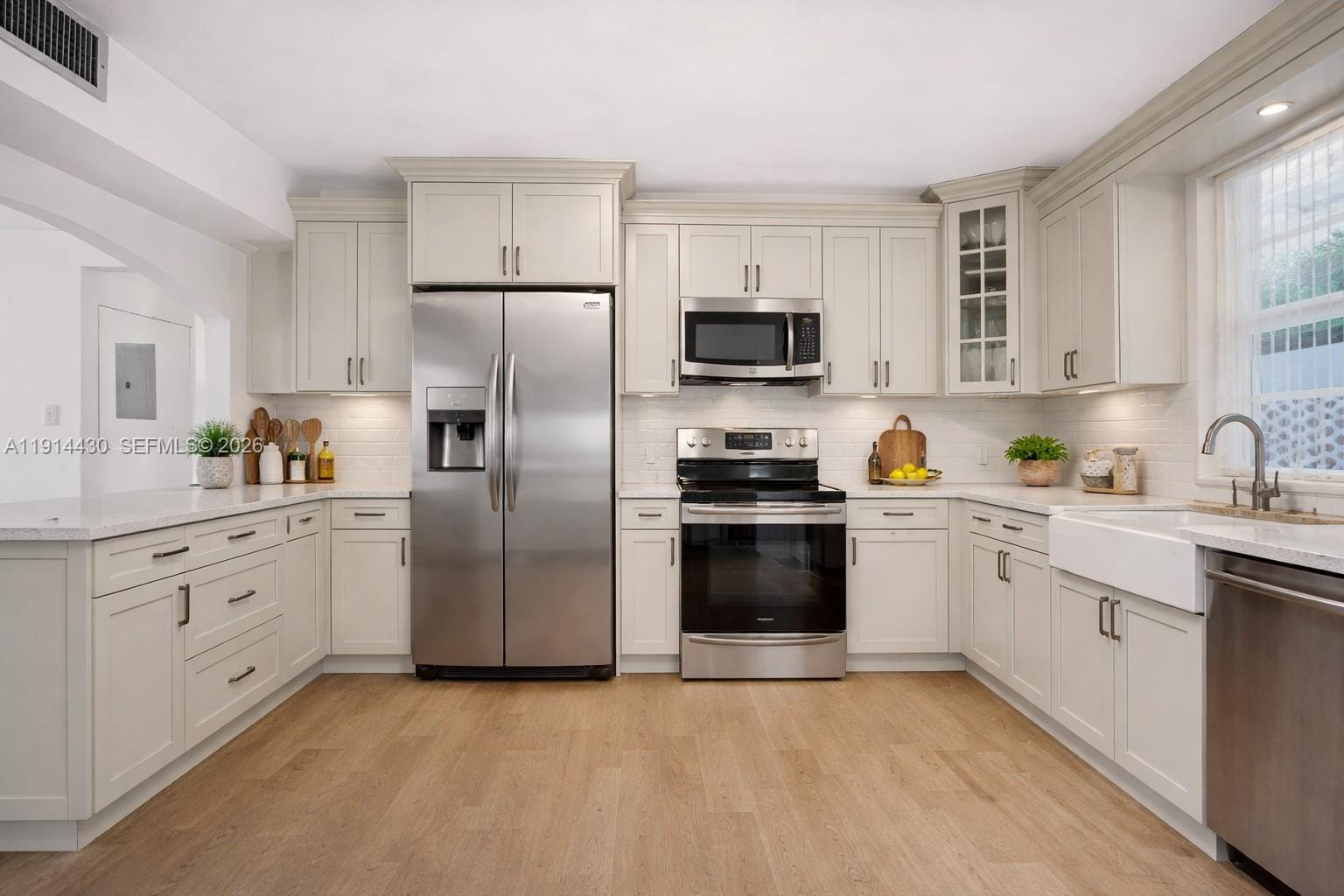 700 NE 118th Street — photo 3