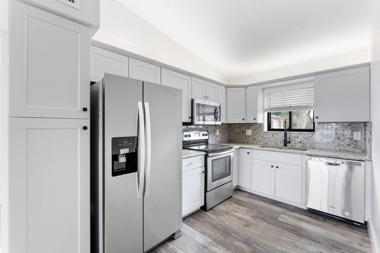 325 Palmwood Place 213, Boca Raton, FL 33431 photo 4
