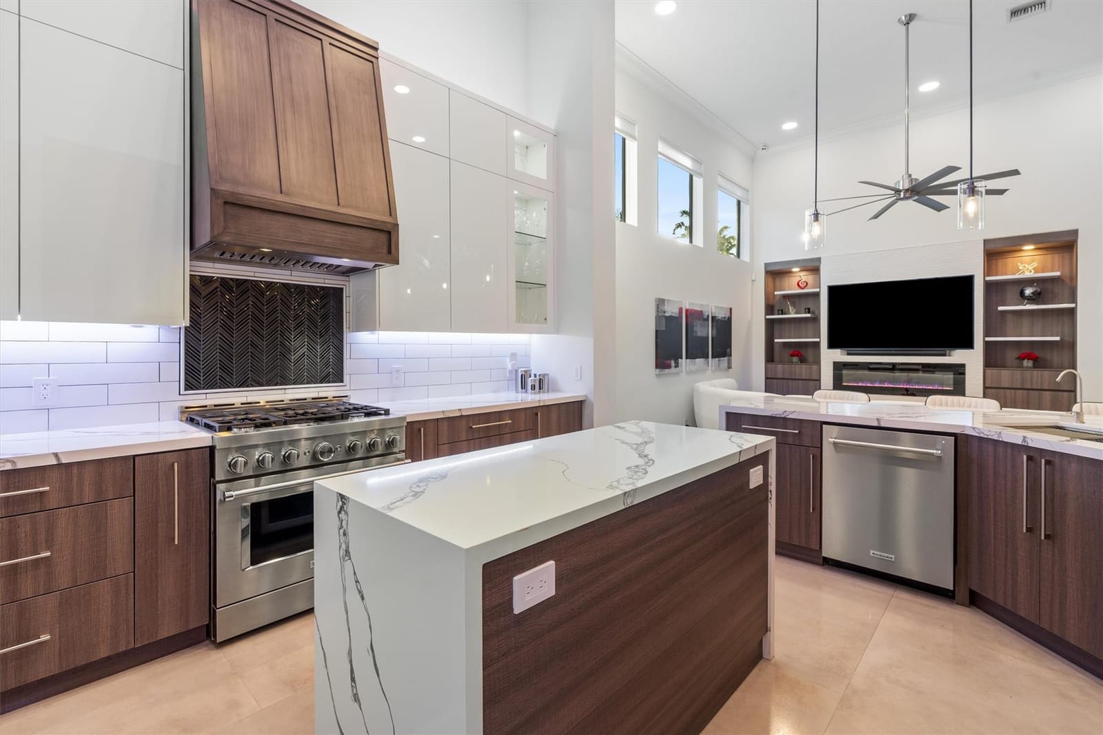 127 Swan Avenue, Plantation, FL 33324 photo 4