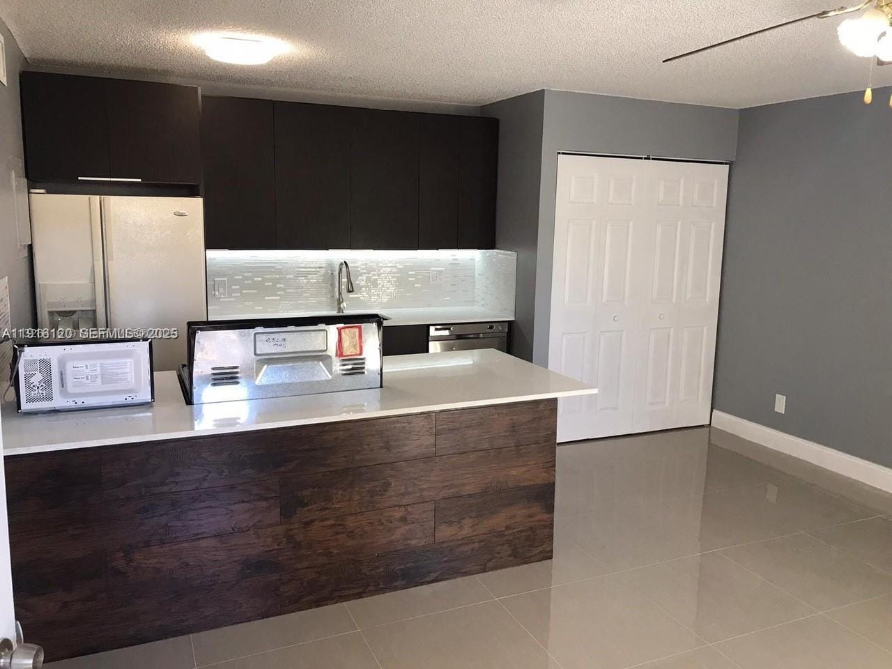 637 Executive Center Drive N107 — photo 3
