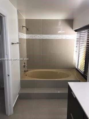 637 Executive Center Drive N107 — photo 4