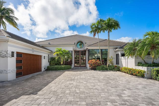 4760 Bocaire Boulevard, sold in Bocaire Country Club, Boca Raton, FL