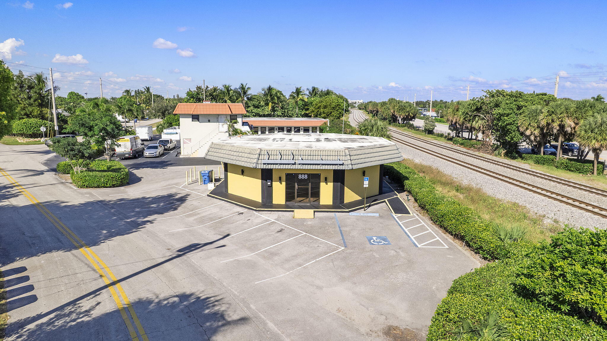 888 E Coast Avenue, Lantana, FL 33462, Lantana