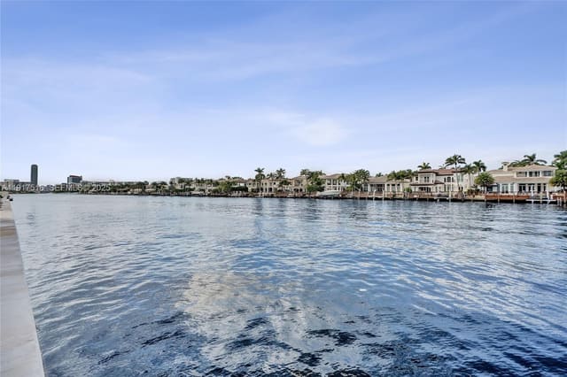 1400 S Ocean Drive 502, sold in Trafalgar Towers Condomin, Hollywood, FL
