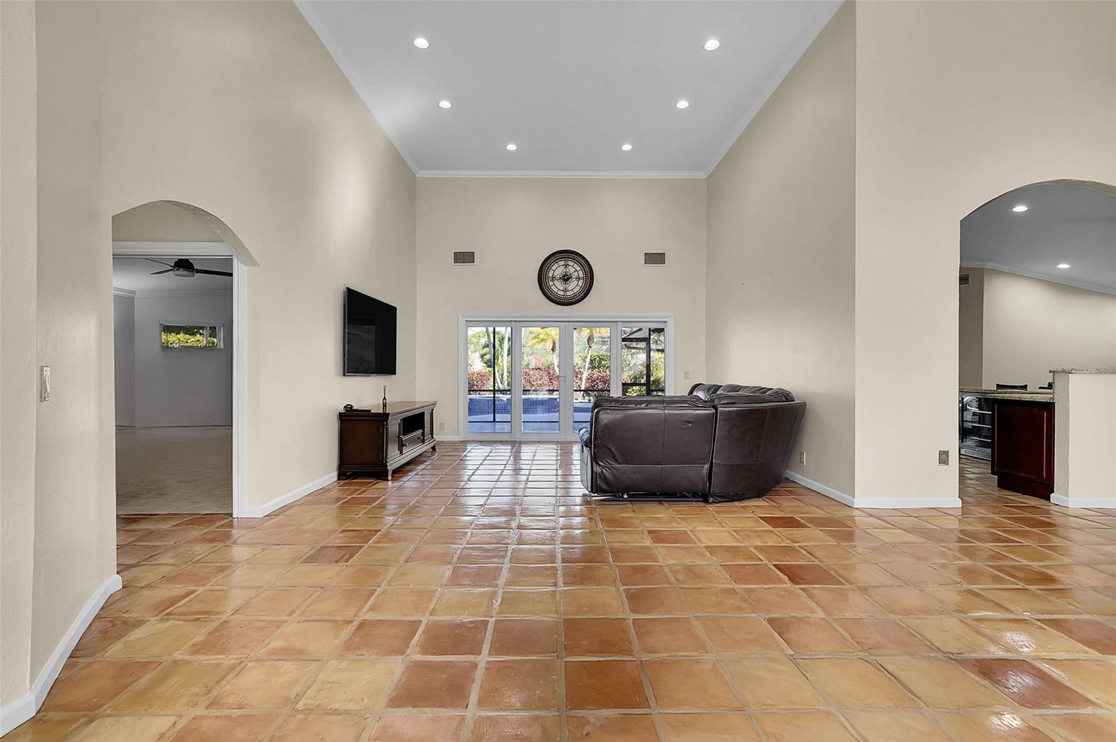 2141 Oakmont Terrace — photo 2