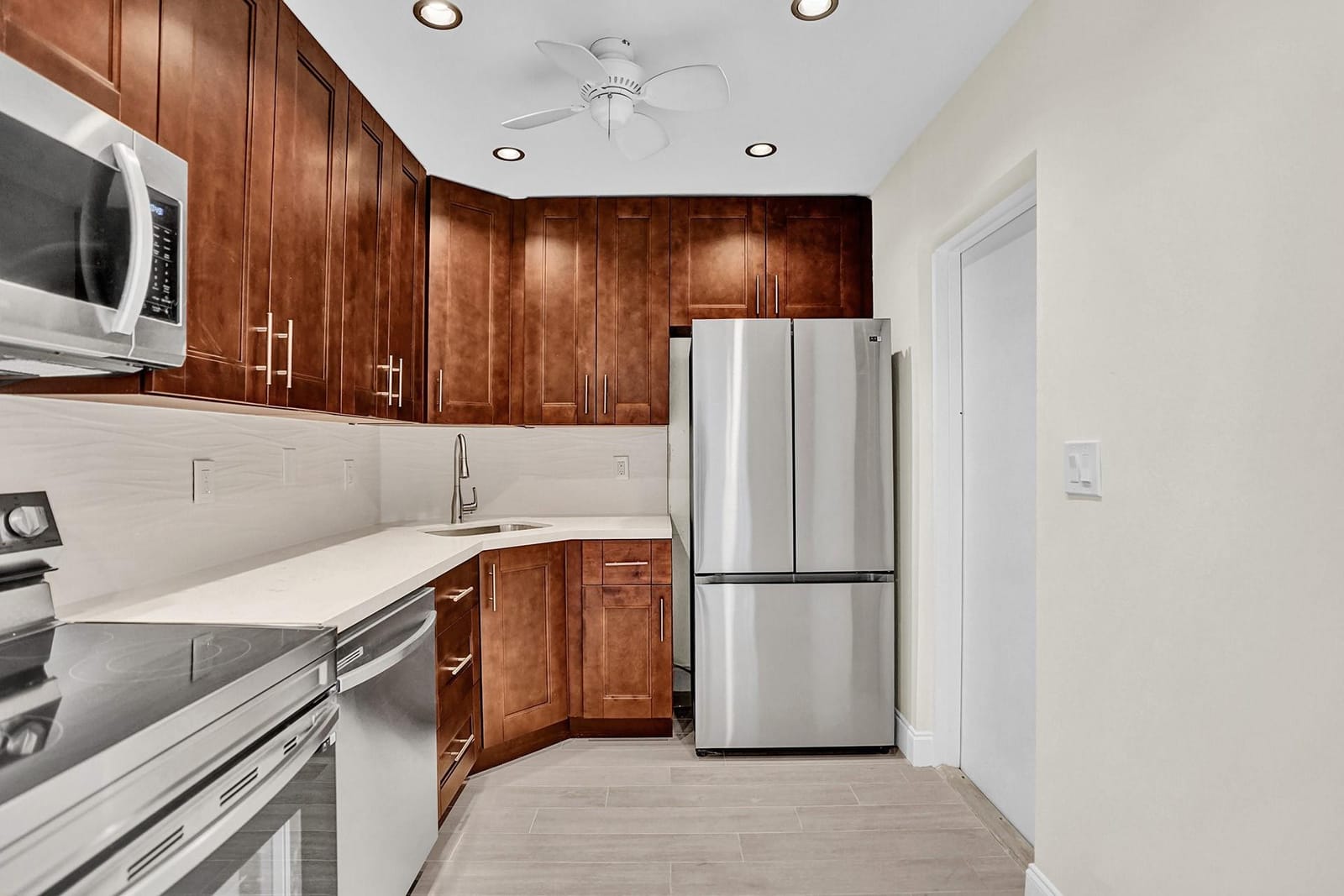 3115 Oakland Shores Drive E109 — photo 3