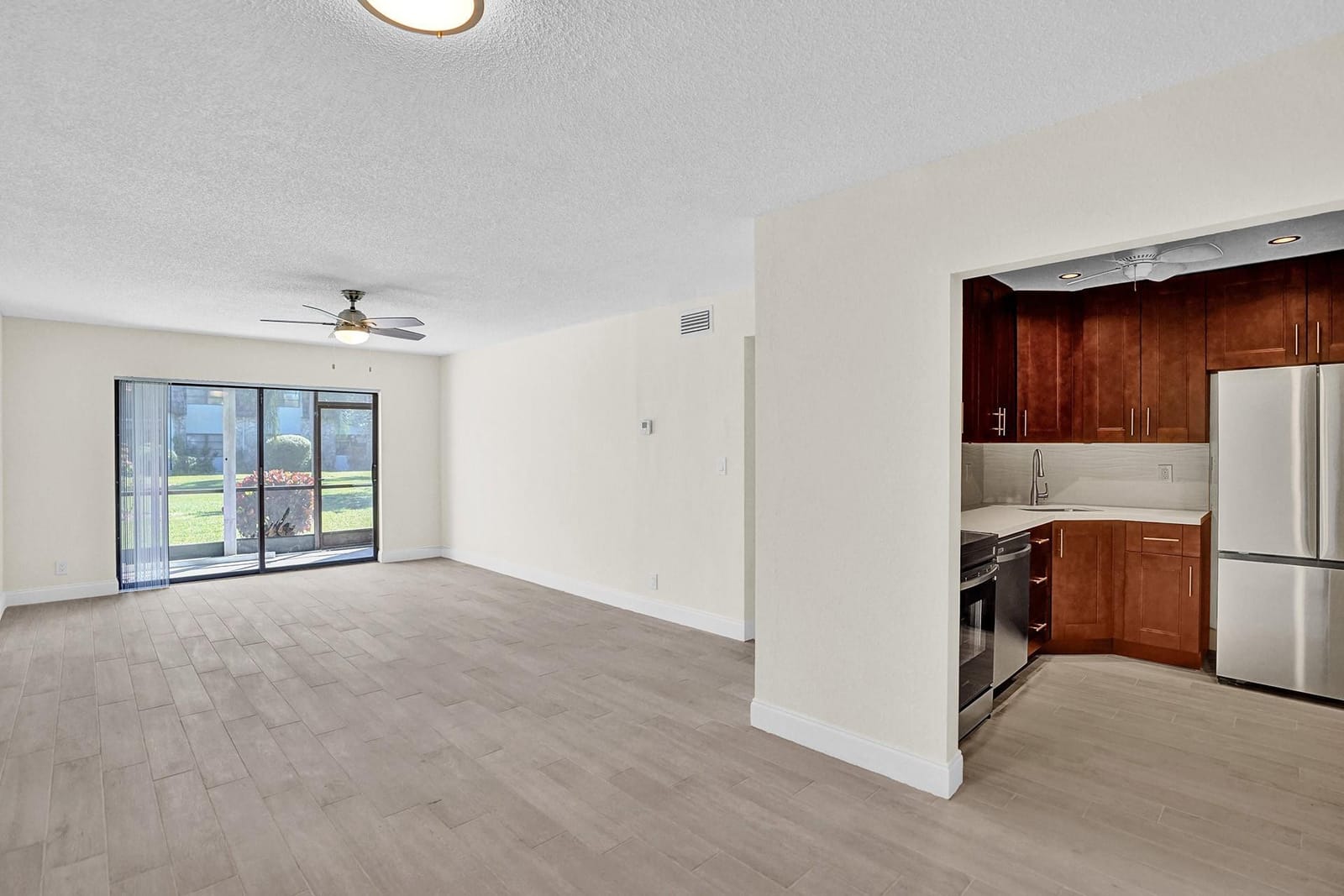 3115 Oakland Shores Drive E109 — photo 6
