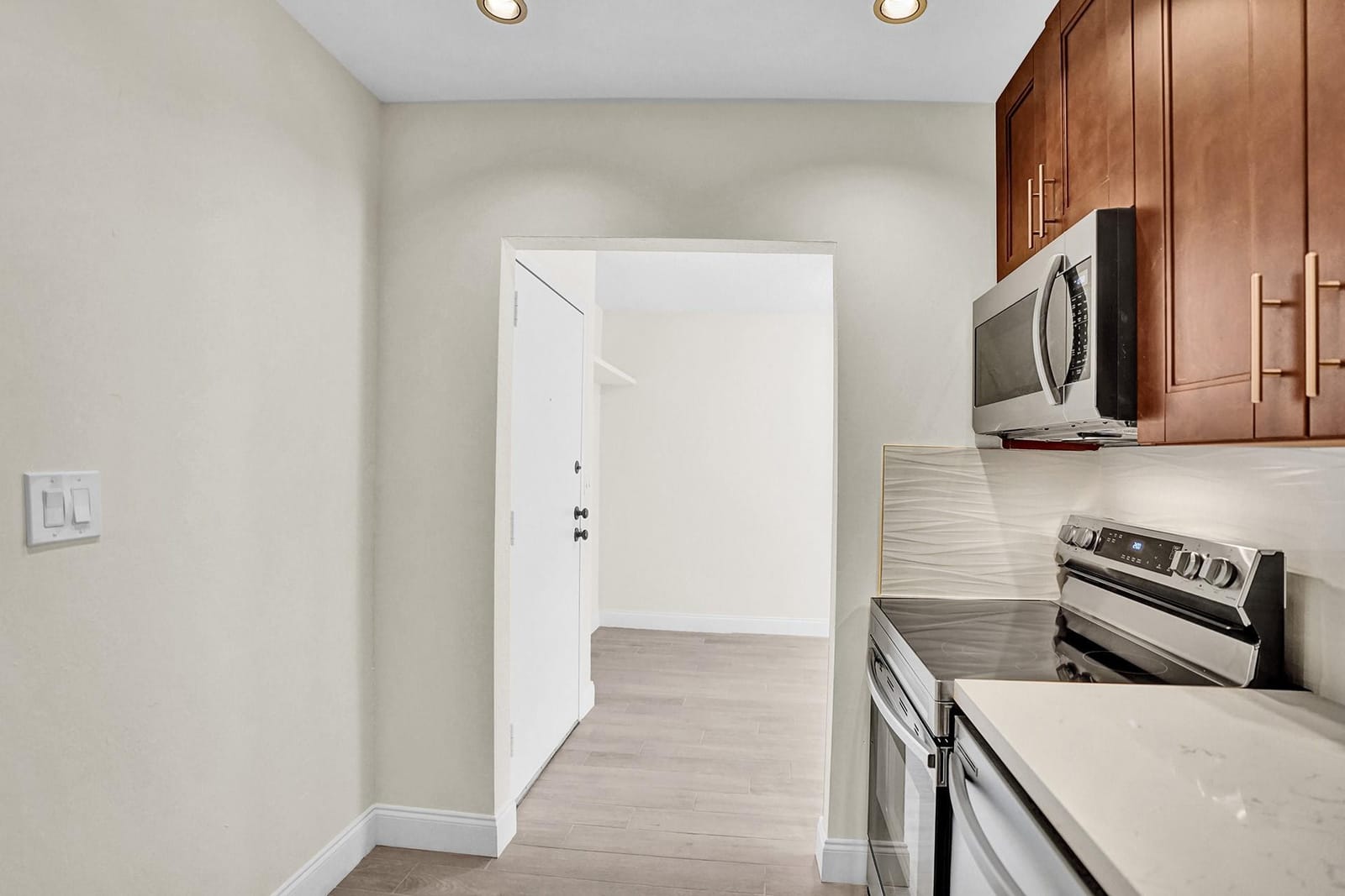 3115 Oakland Shores Drive E109 — photo 7