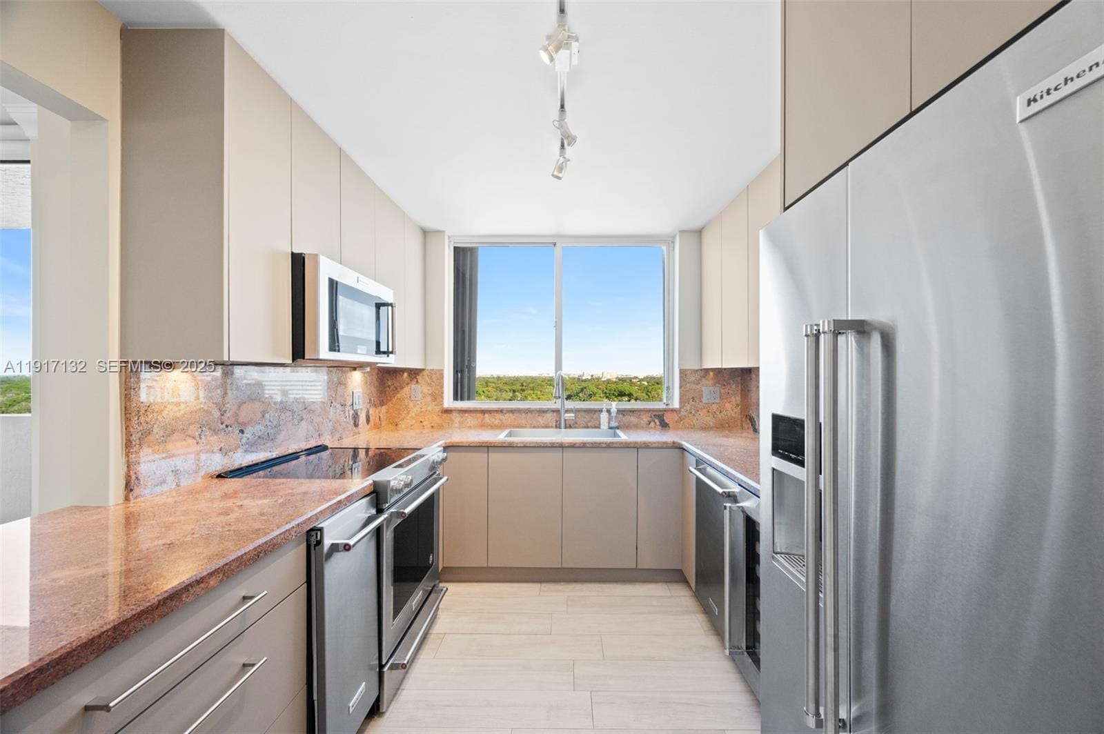 441 Valencia Avenue 1201 — photo 12