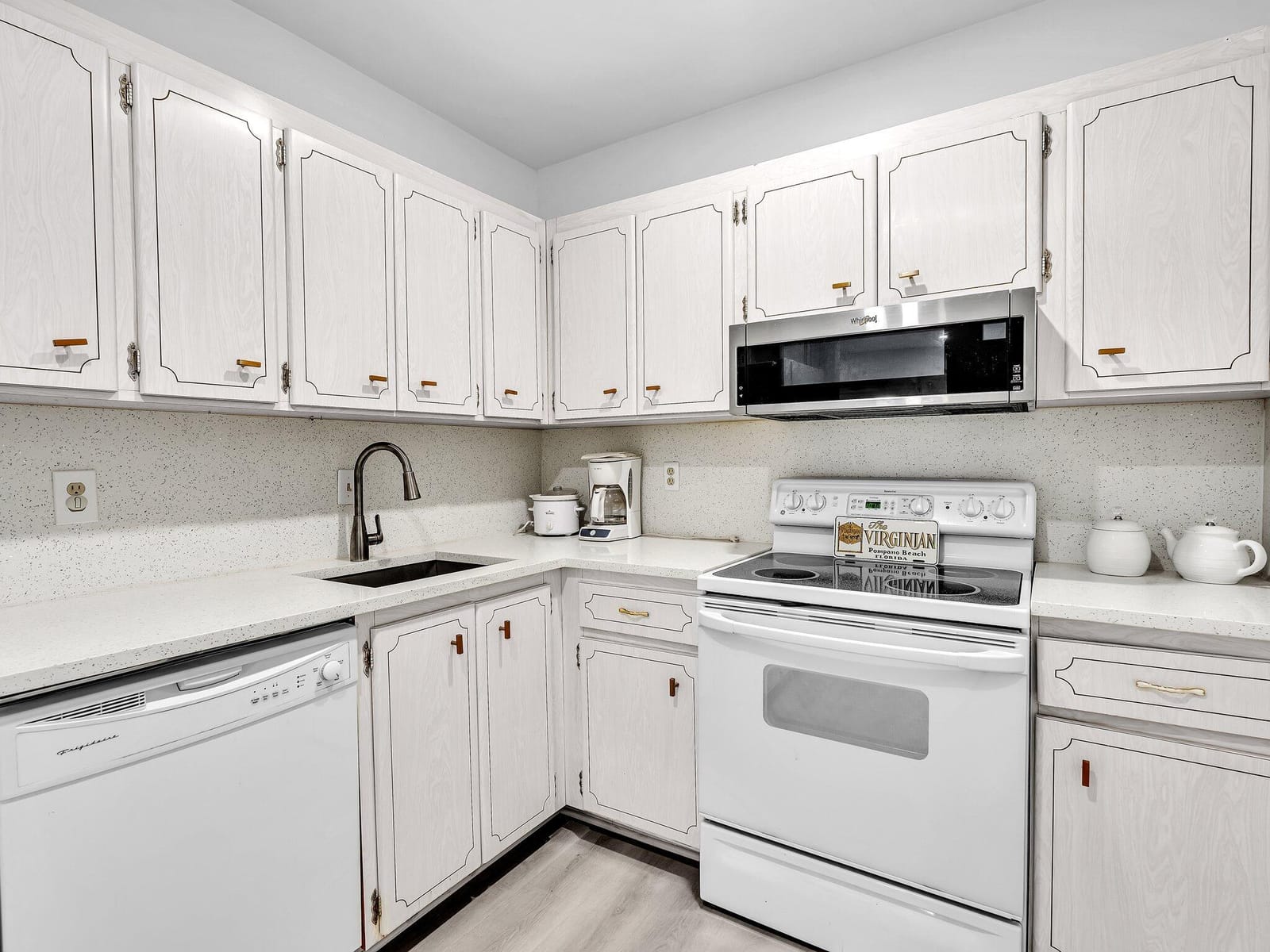 330 S Cypress Road 628 — photo 5
