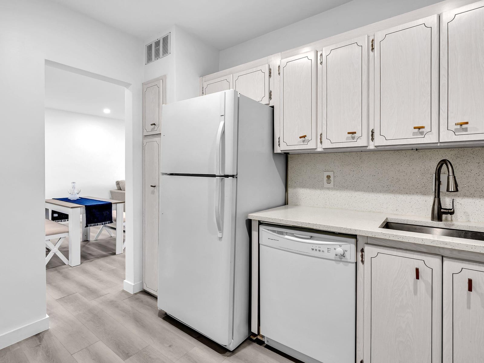 330 S Cypress Road 628 — photo 9