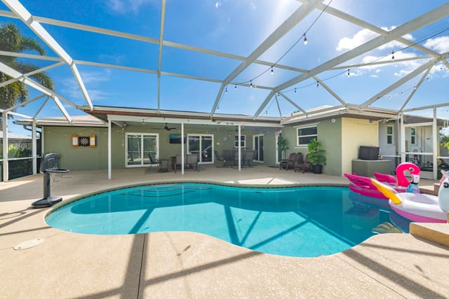762 SE River Lane, Port St. Lucie, FL 34983