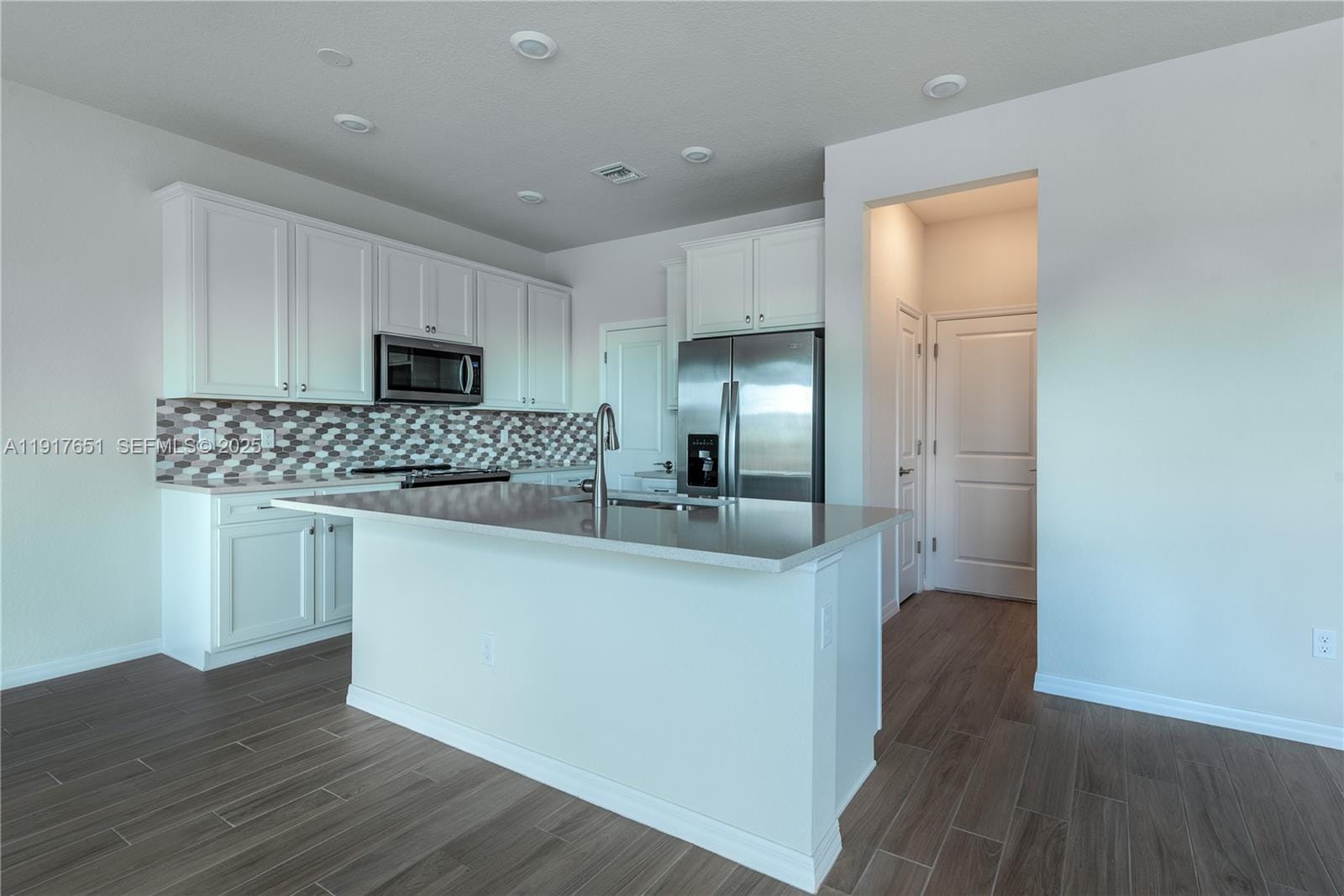 4974 Greenway Drive, Hollywood, FL 33021 photo 9