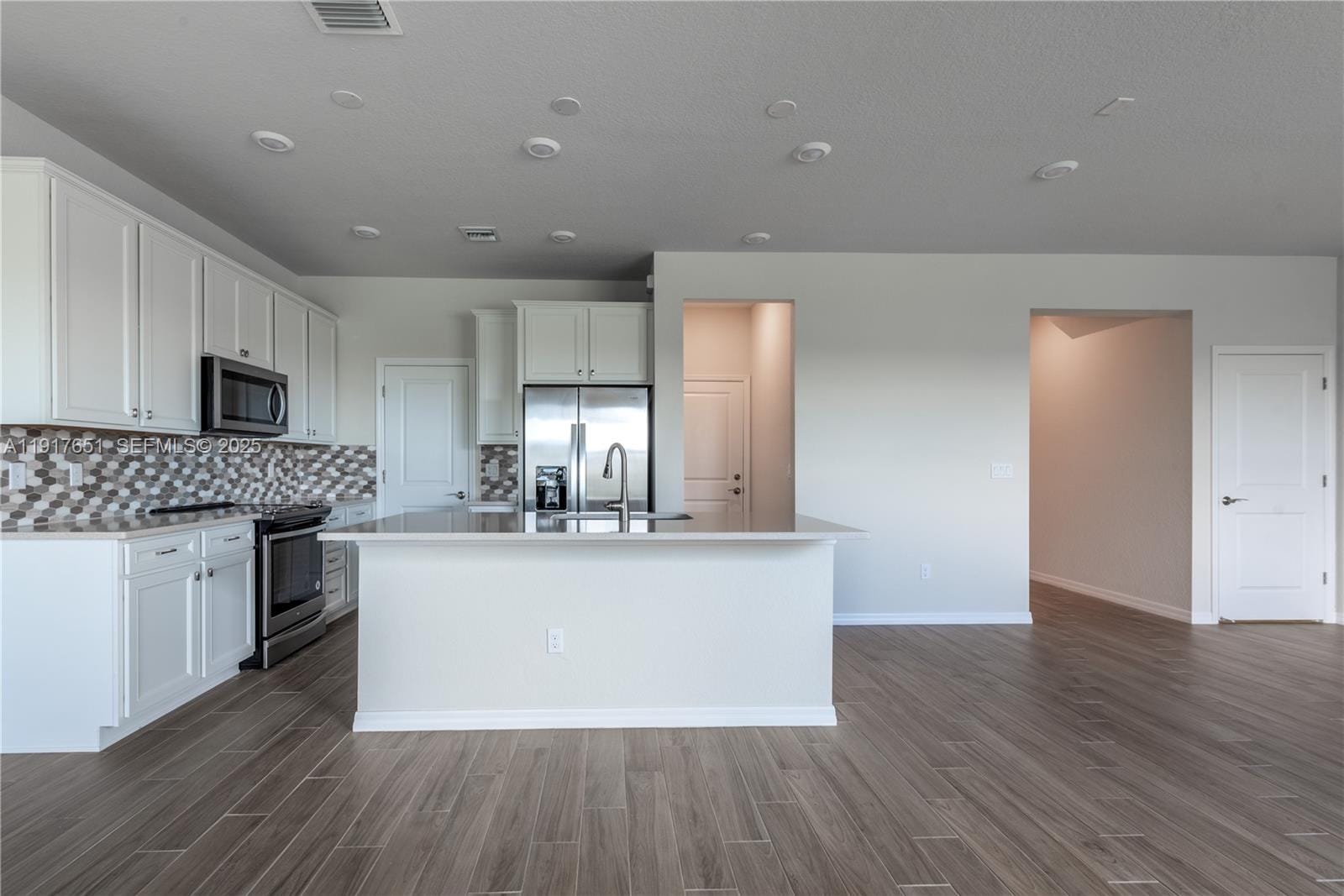 4974 Greenway Drive, Hollywood, FL 33021 photo 10