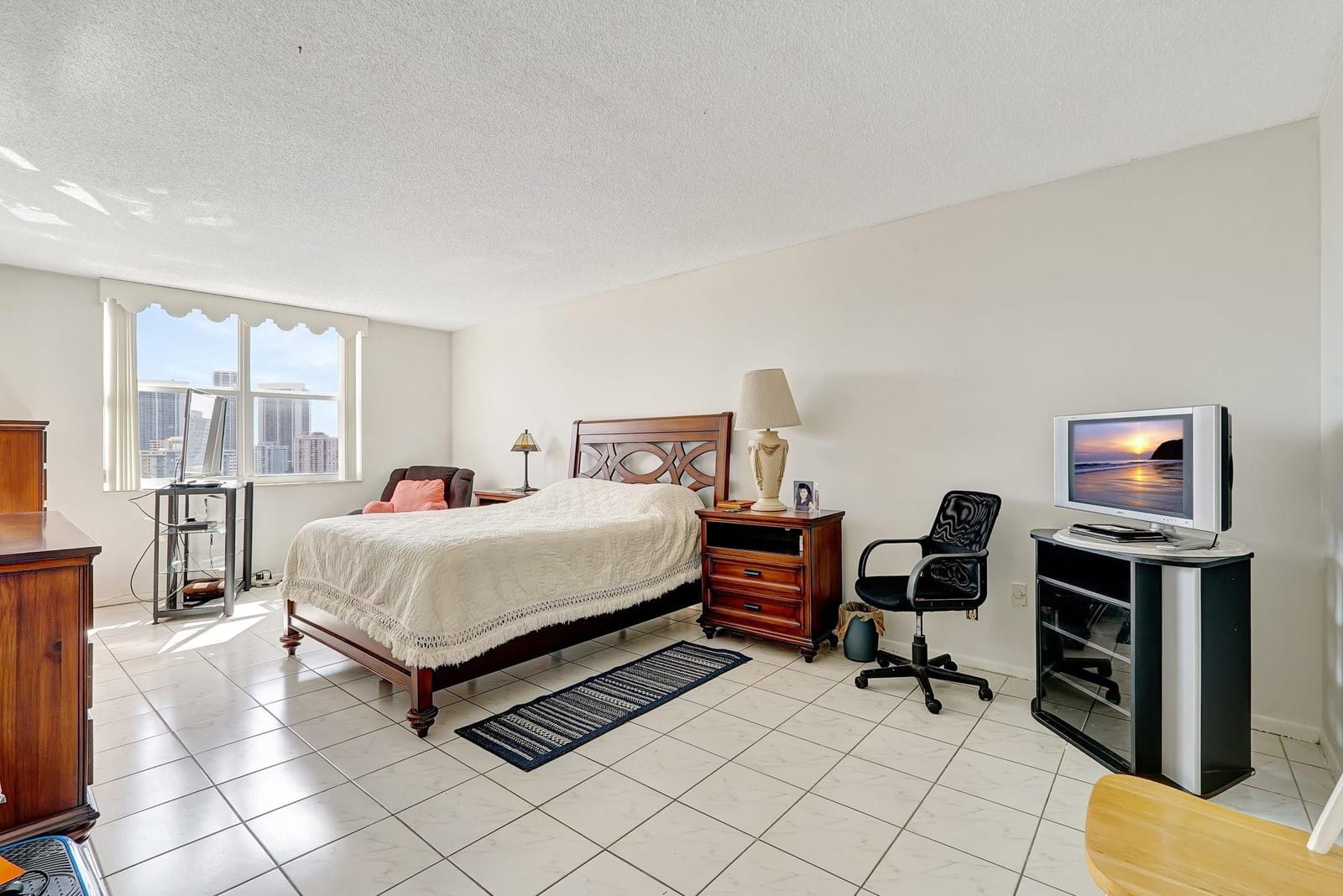 437 Golden Isles Drive 15G, Hallandale Beach, FL 33009 photo 17
