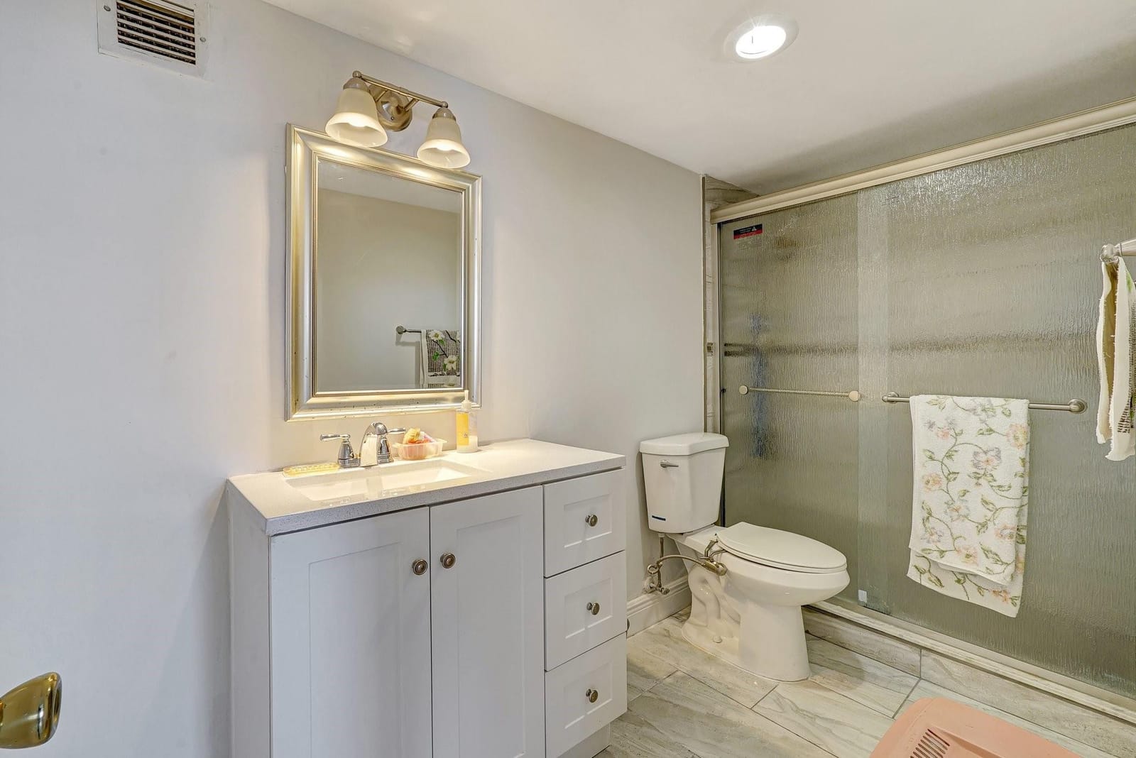 437 Golden Isles Drive 15G, Hallandale Beach, FL 33009 photo 18