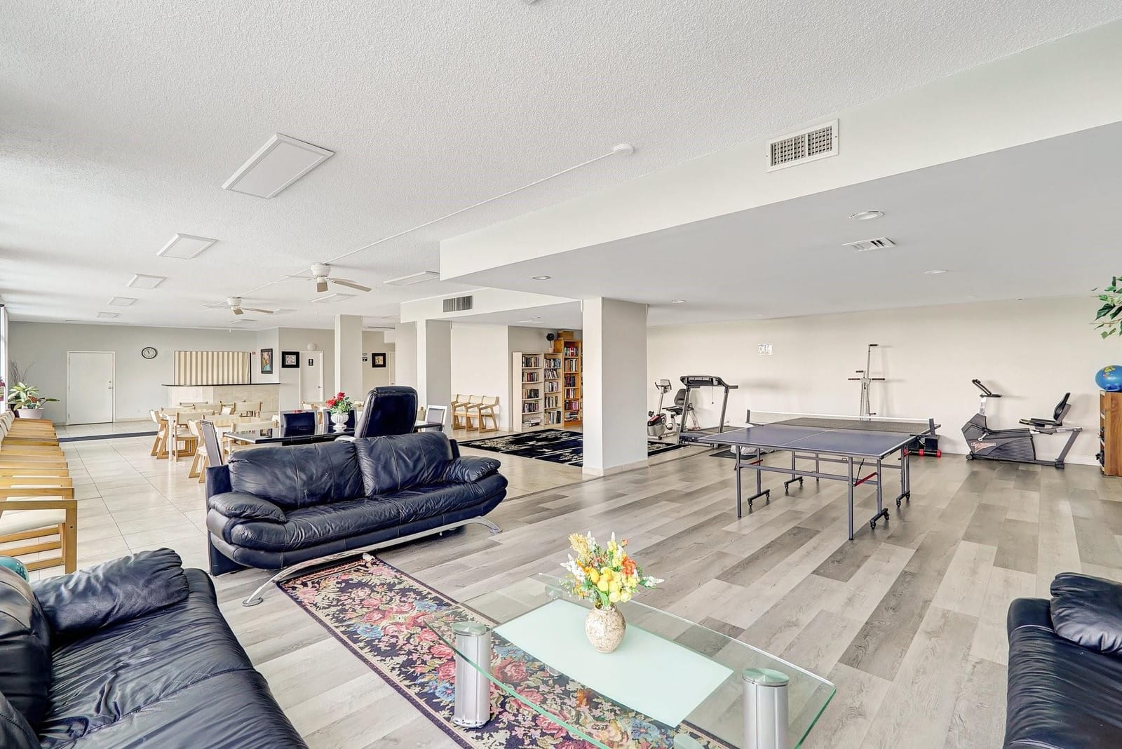 437 Golden Isles Drive 15G, Hallandale Beach, FL 33009 photo 29