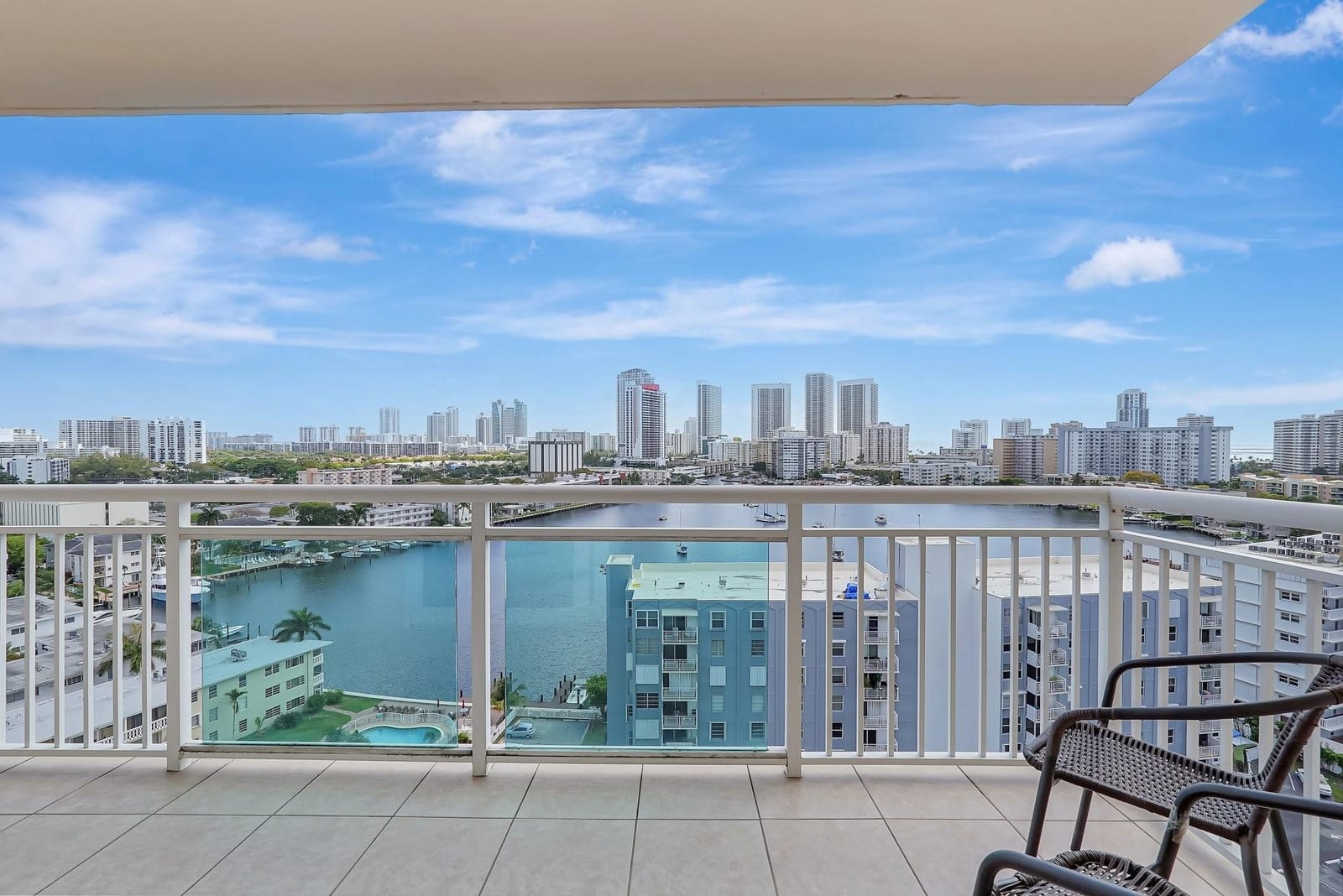 437 Golden Isles Drive 15G, Hallandale Beach, FL 33009 photo 5