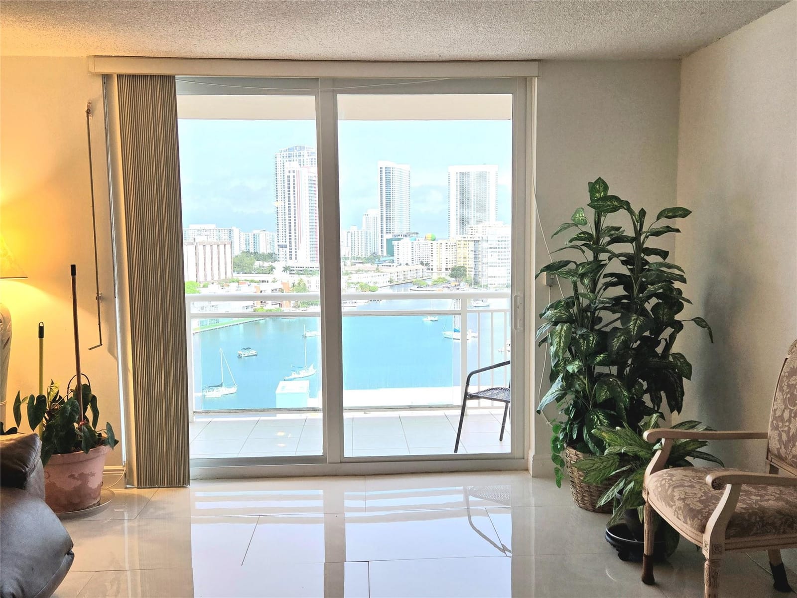 437 Golden Isles Drive 15G, Hallandale Beach, FL 33009 photo 9