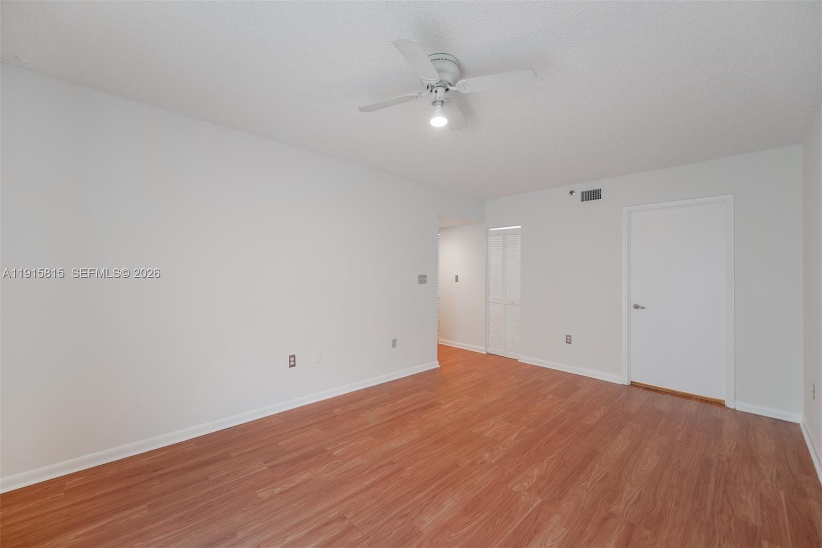 5900 Collins Avenue 506 — photo 11