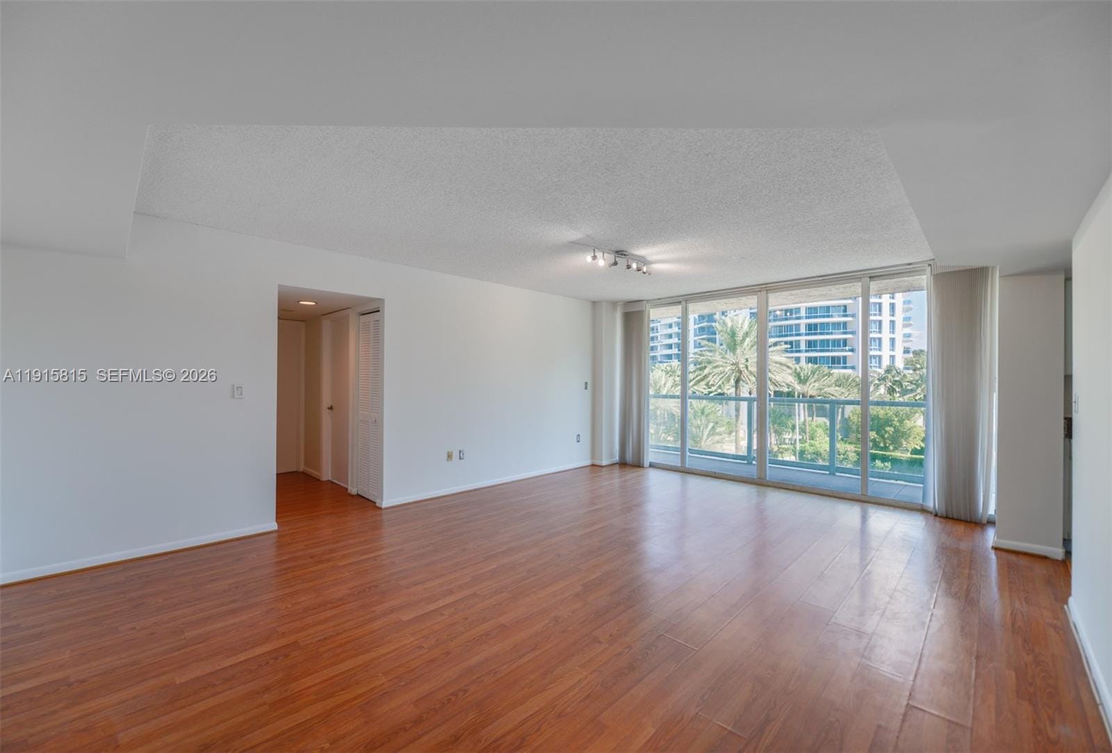 5900 Collins Avenue 506 — photo 3