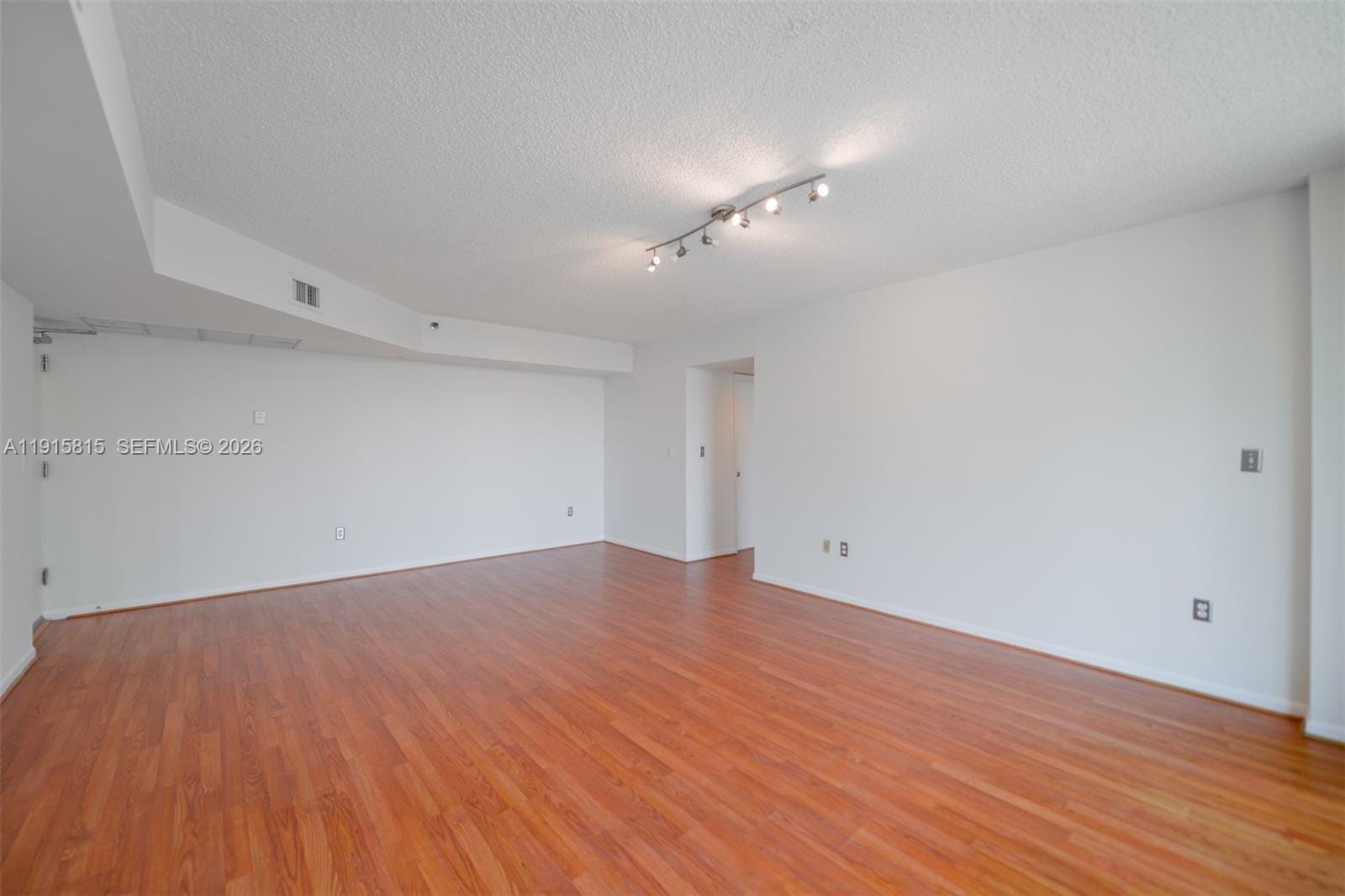 5900 Collins Avenue 506 — photo 4