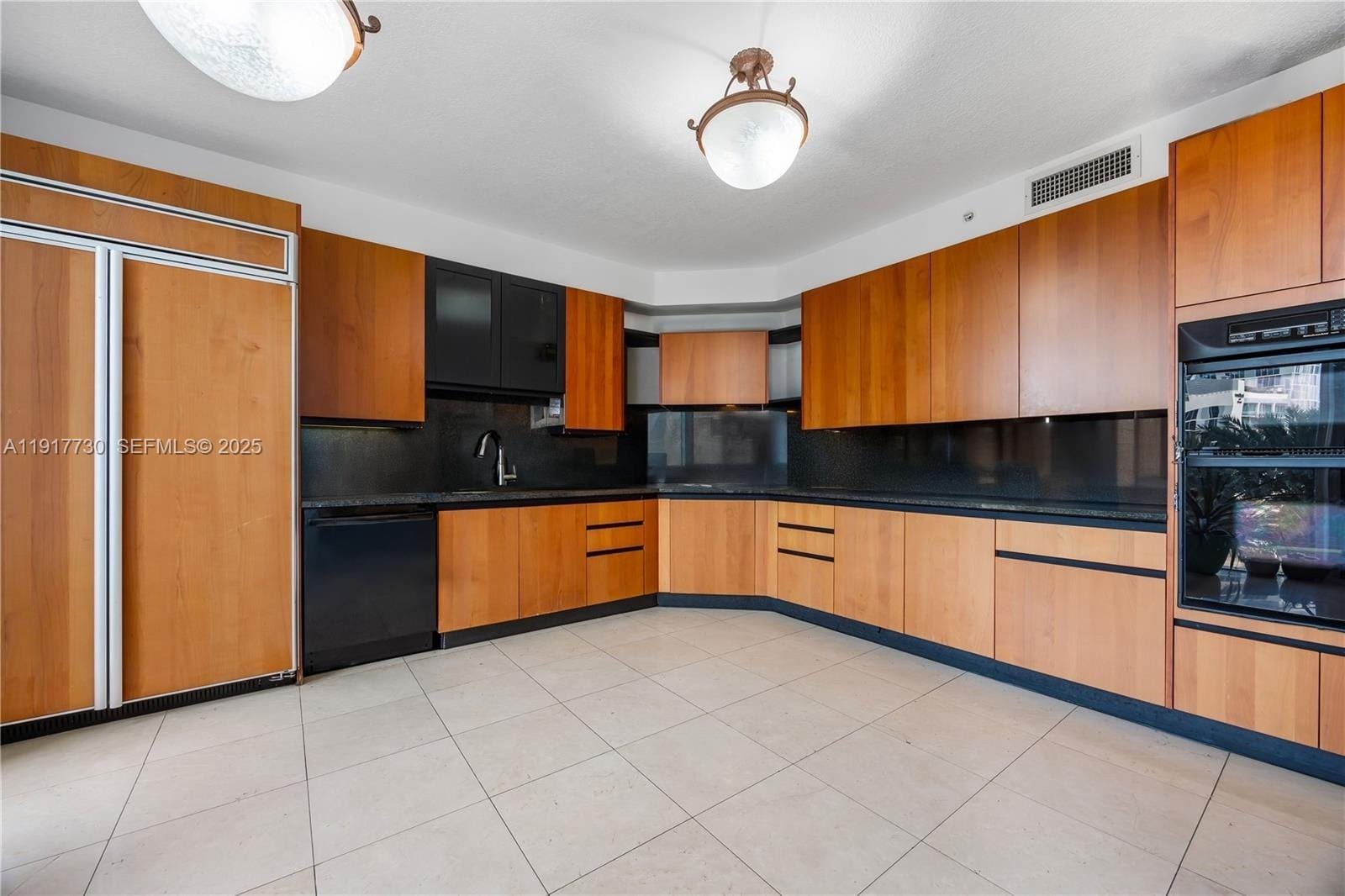 17555 Collins Avenue 607, Sunny Isles Beach, FL 33160 photo 16