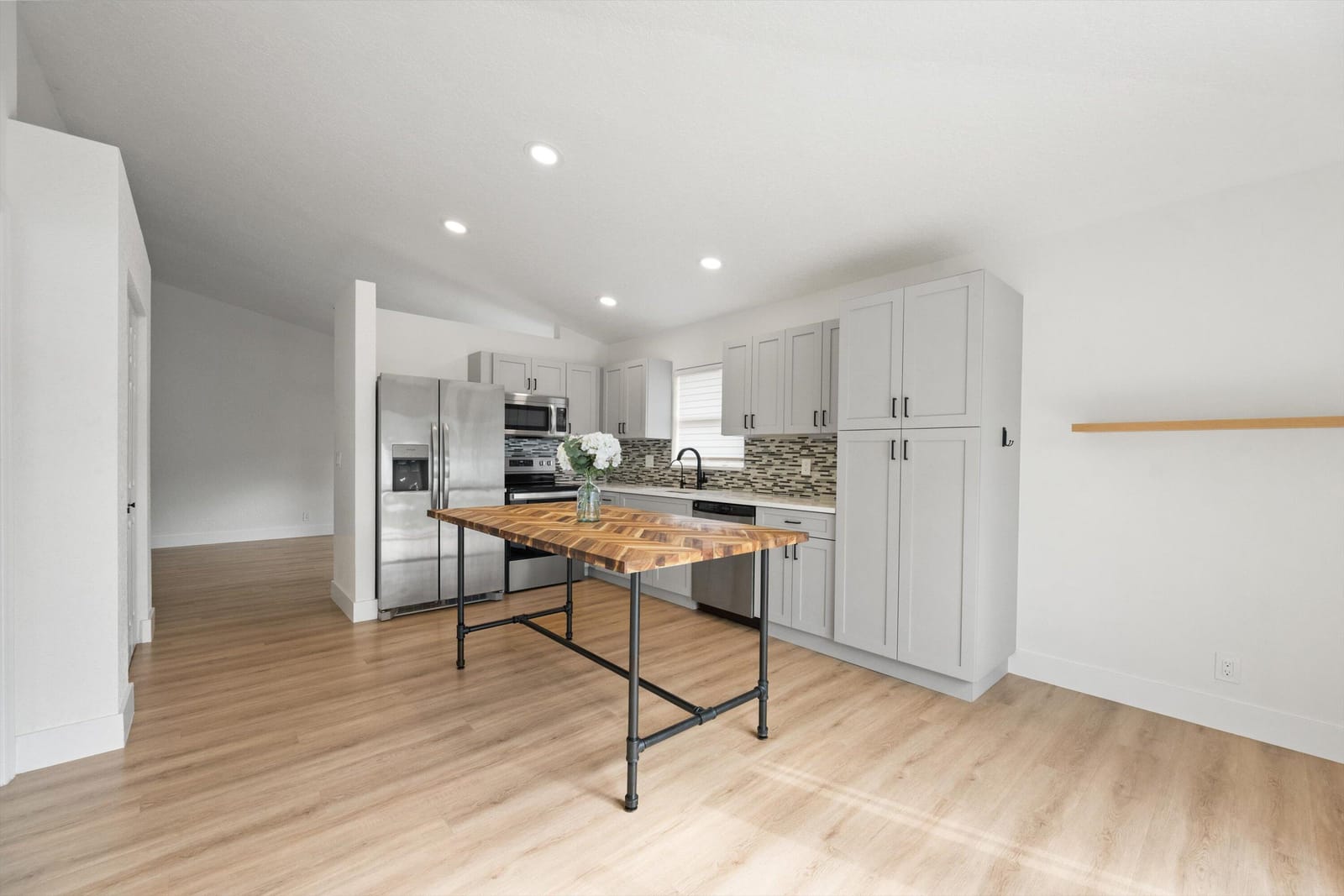 151 Crystal Key Way — photo 4