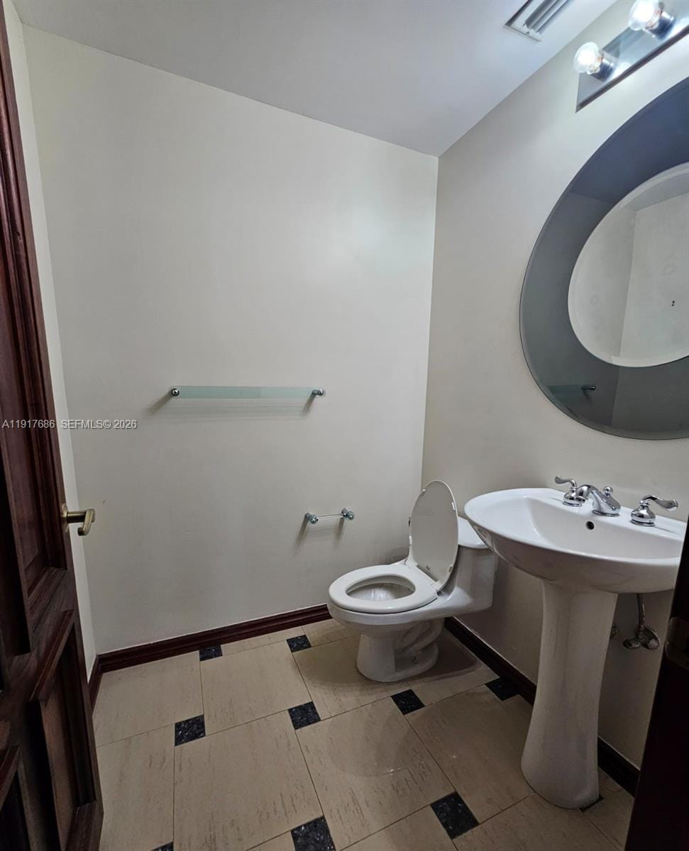 21050 Point Place 501 — photo 6