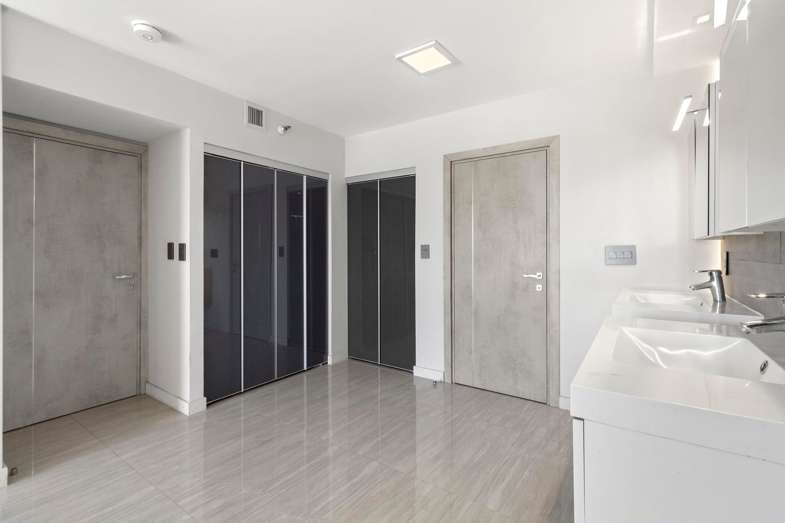 20515 E Country Club Drive 345, Aventura, FL 33180 photo 24