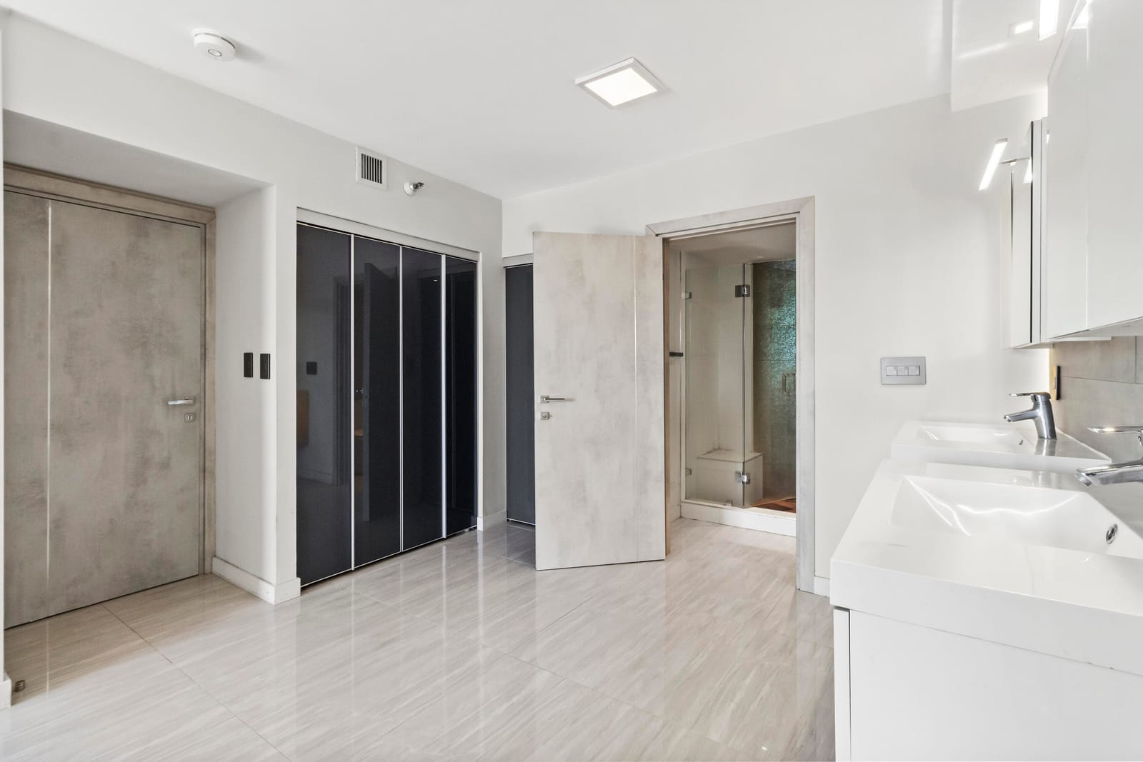 20515 E Country Club Drive 345, Aventura, FL 33180 photo 25