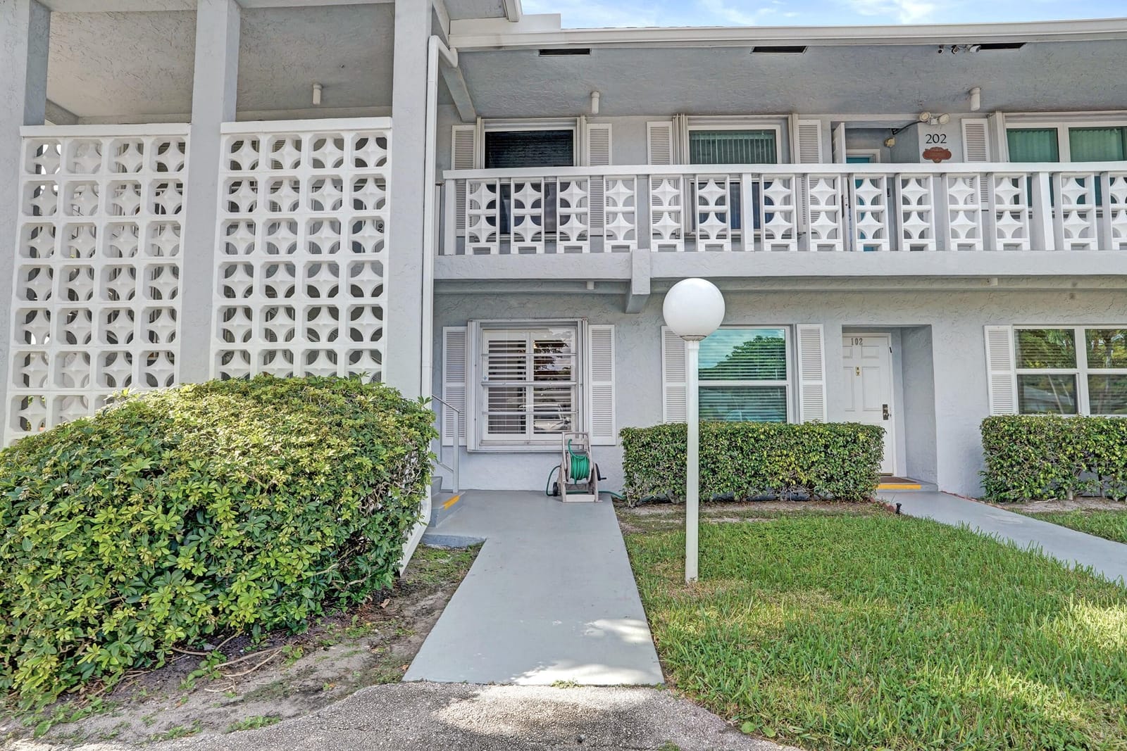 1435 SW 27th Avenue 101, Delray Beach, FL 33445 photo 2