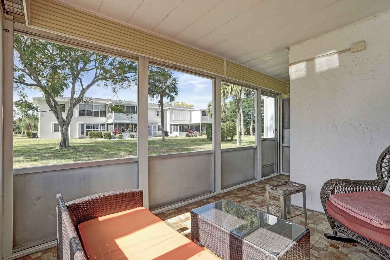 1435 SW 27th Avenue 101, Delray Beach, FL 33445 photo 3