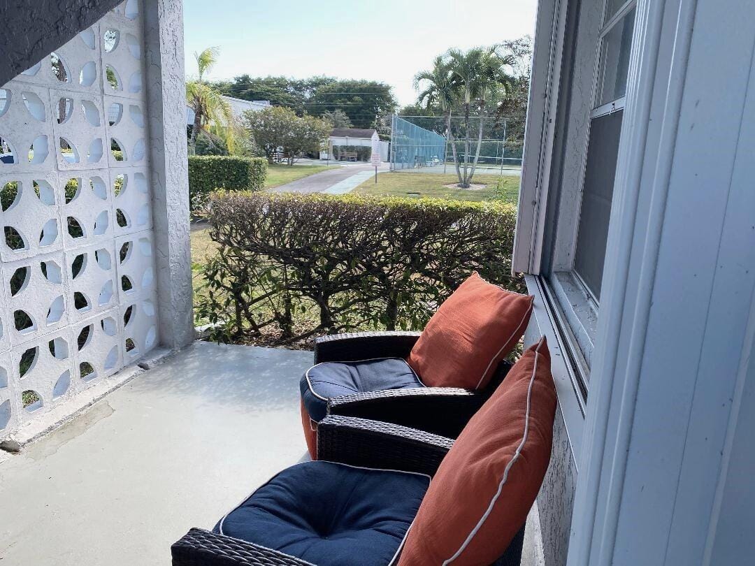 1435 SW 27th Avenue 101, Delray Beach, FL 33445 photo 4