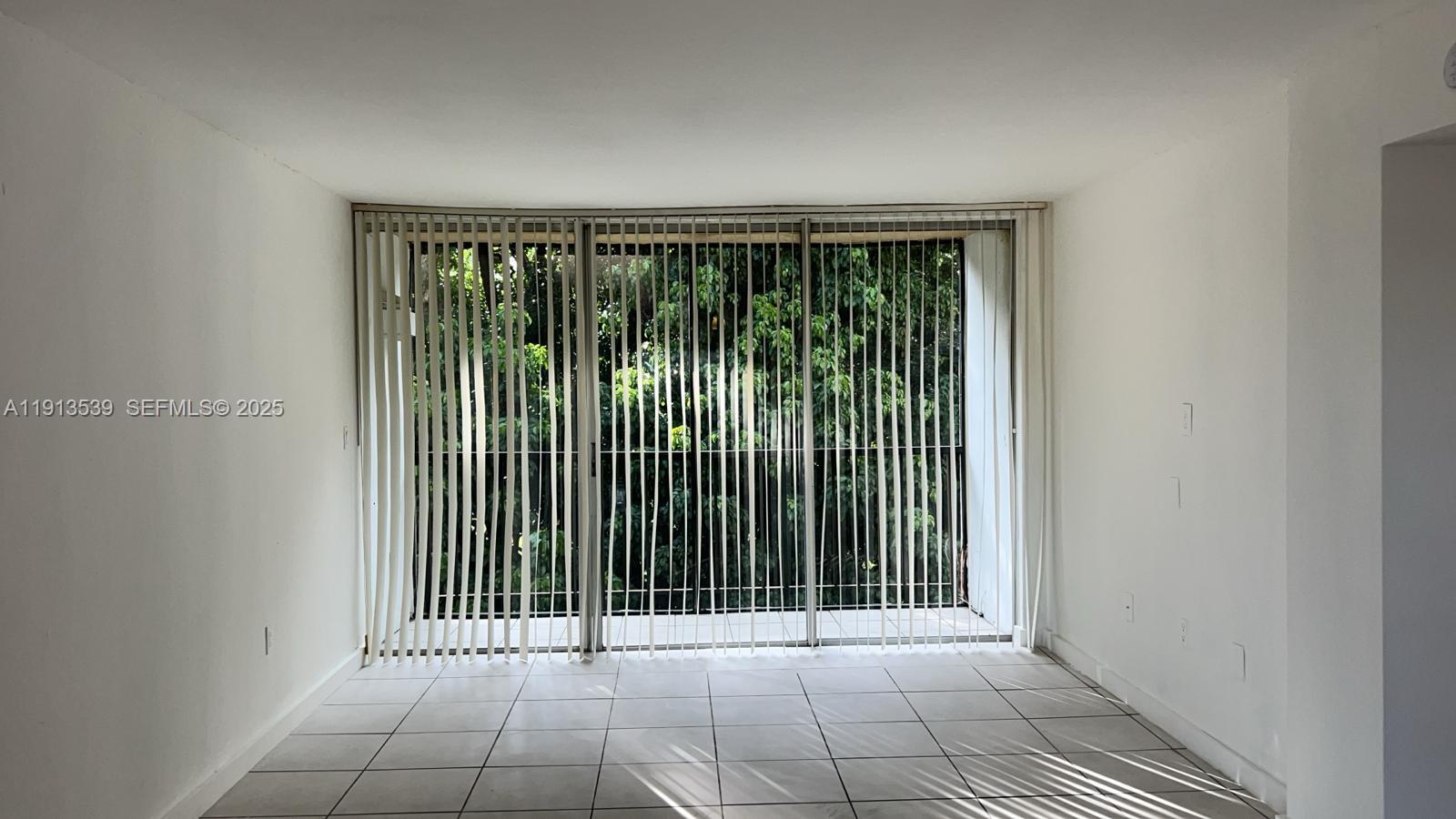 8860 Fontainebleau Boulevard 403, Miami, FL 33172, Miami