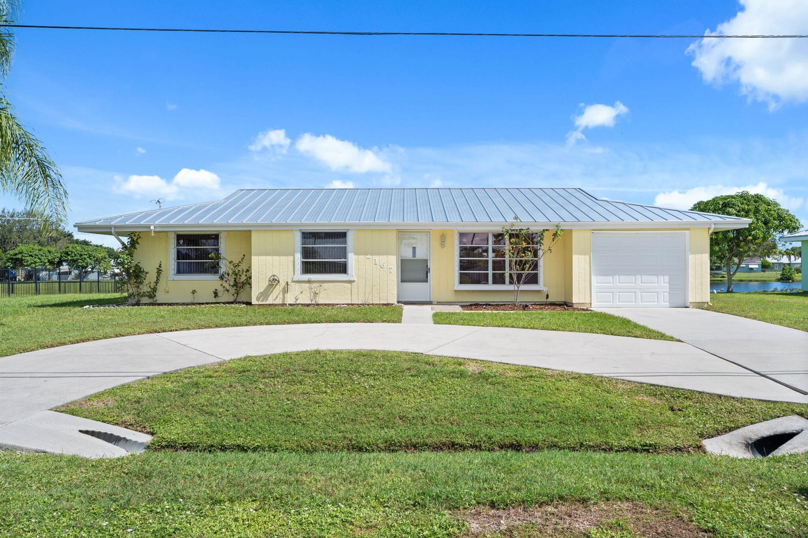 2167 SE Sunflower Street, Port St. Lucie, FL 34952