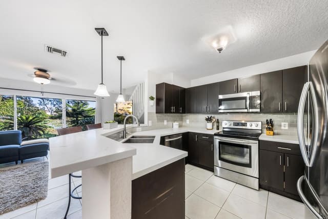 8945 NW 38th Drive 17, sold in Coral Springs Village Gre, Coral Springs, FL