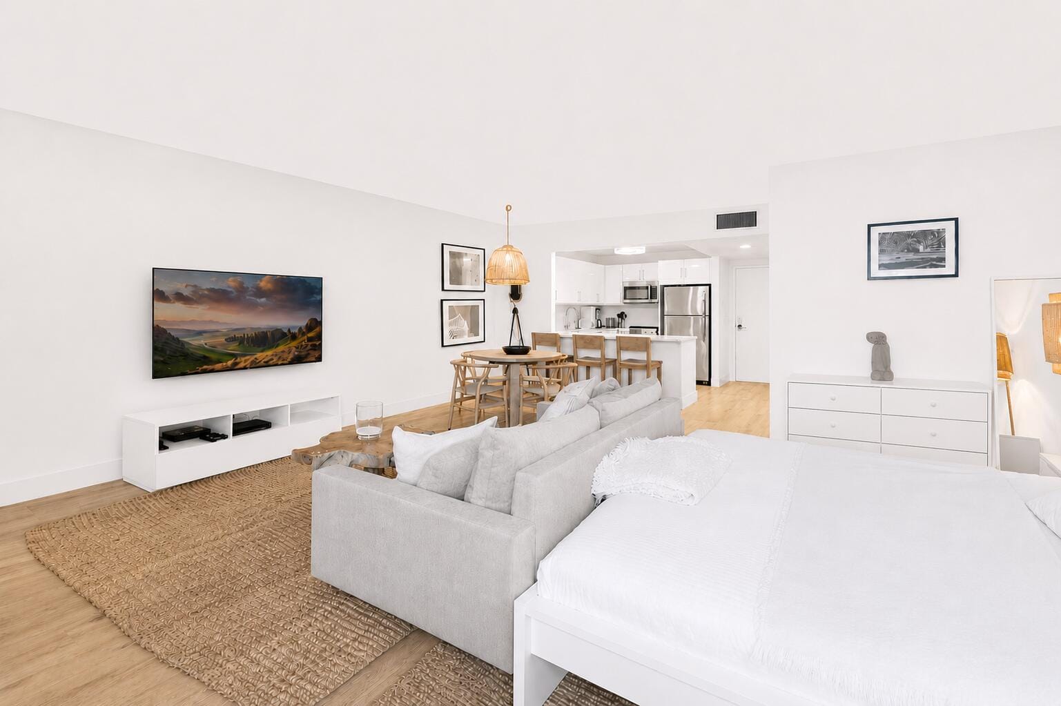 2301 Collins Avenue 323 — photo 8